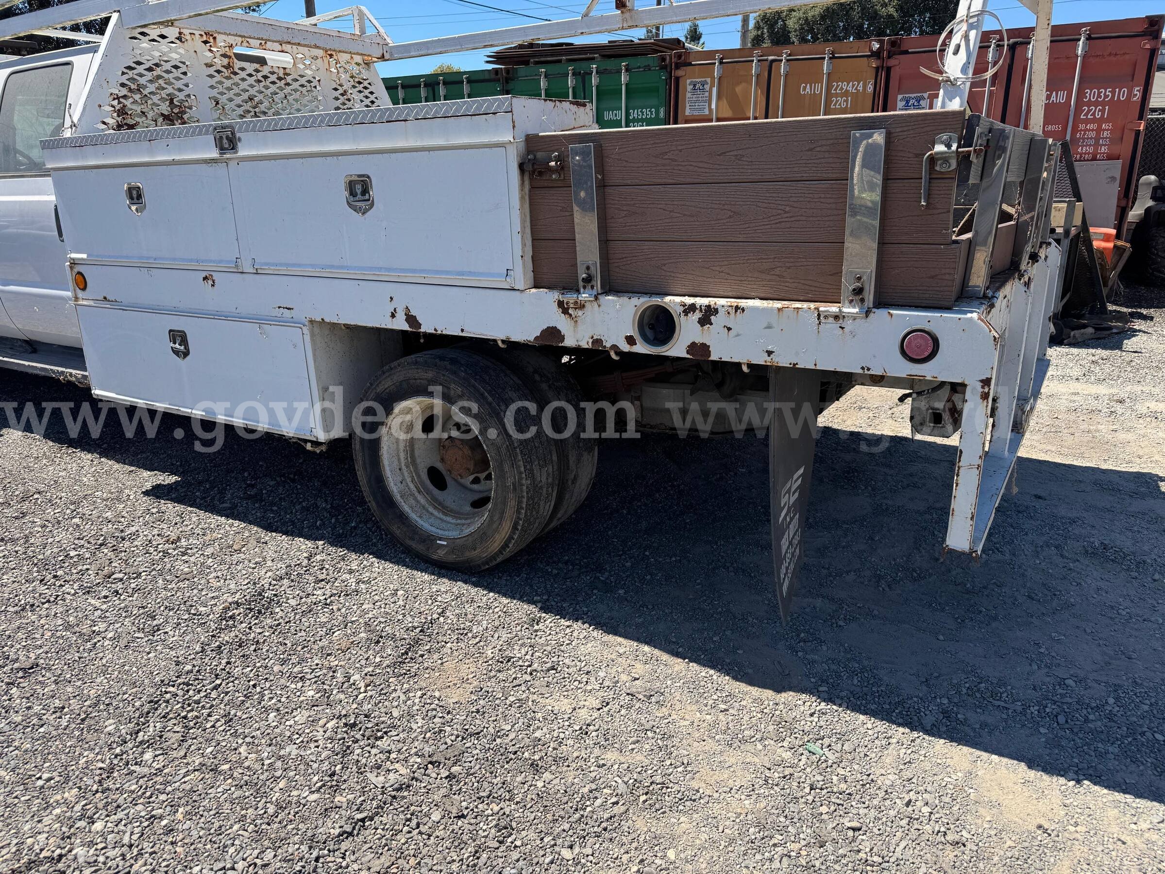 2008 Ford F-450 XL crew cab drw utility truck  Crew Cab 2WD DRW Ford F-450 Government Surplus Auction - Photo #3
