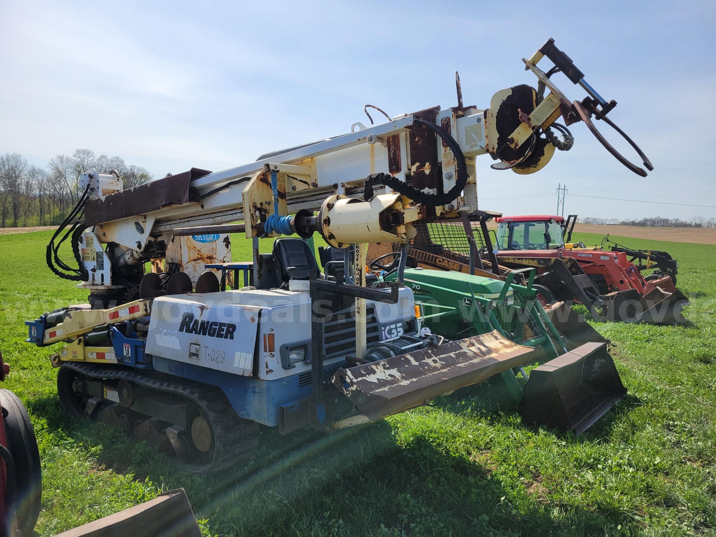 IHI IC35 Digger, Carrier, Crawler for Utility Installation