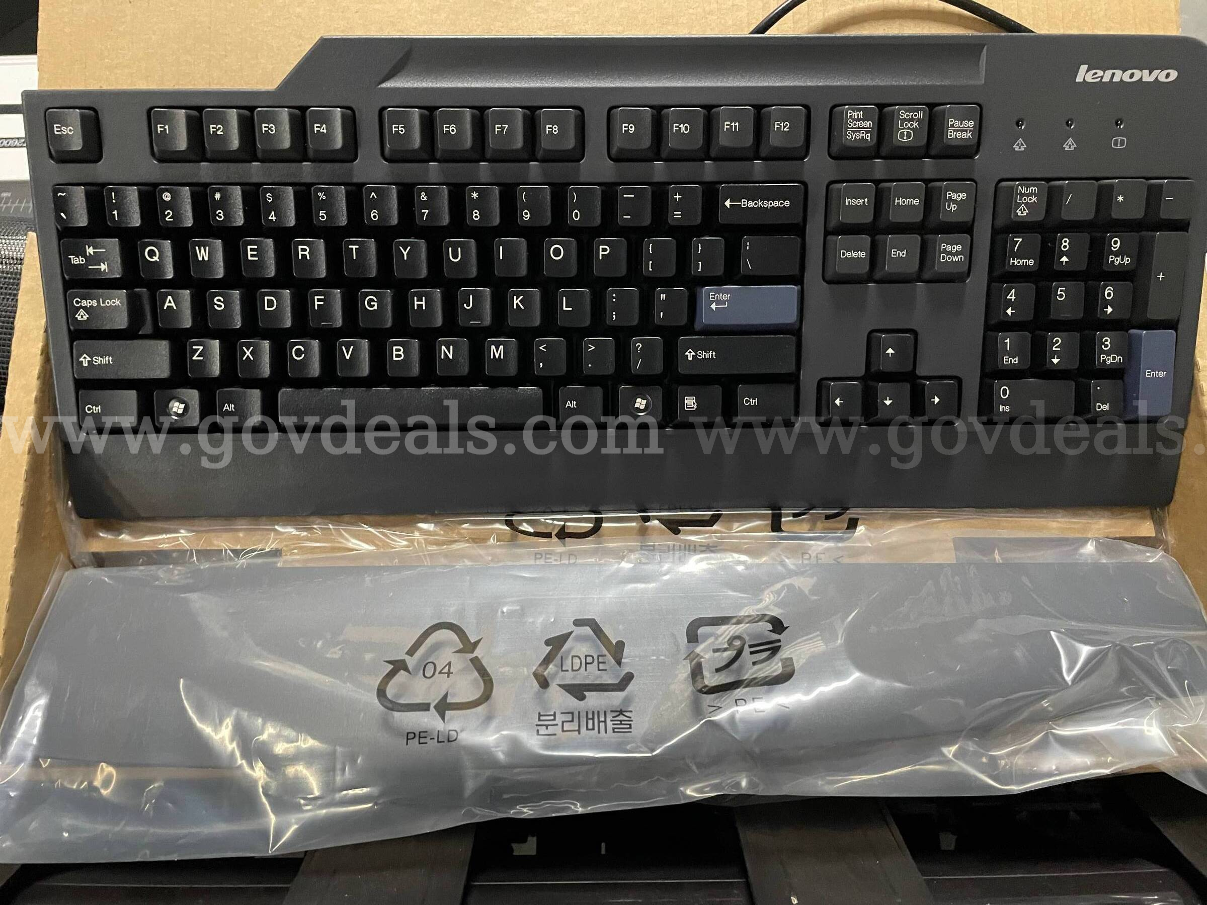 Lot of 18 – Preferred Pro Full-Size PS/2 Business Keyboards (Black, US English) Lenovo 31P7415 Government Surplus Auction - Photo #5