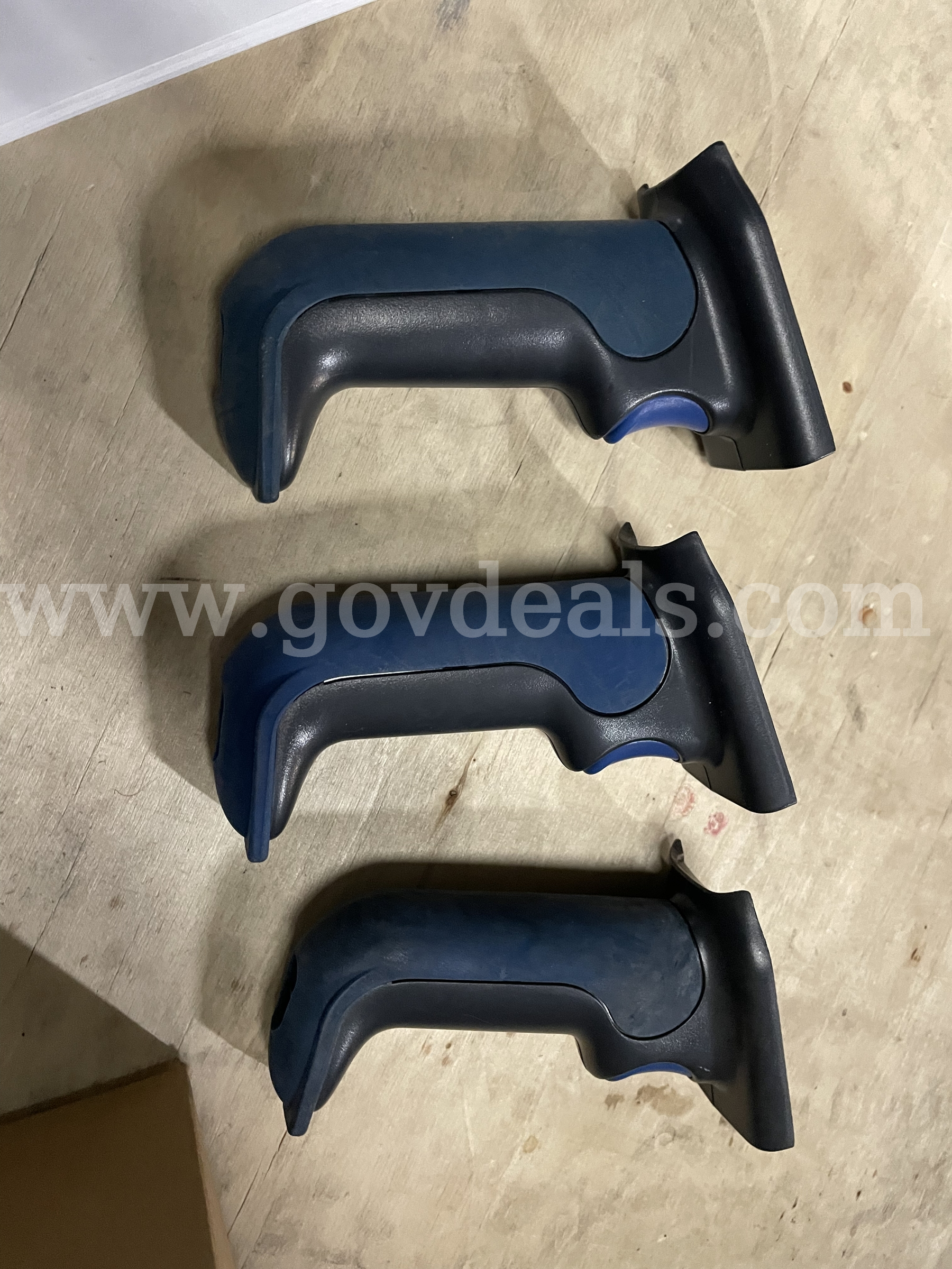 Lot of 233 Intermec, Symbol & HIPRO Barcode/Scanner Accessories – Cradles, Chargers, Batteries & AC Adapters Dodge 233 Government Surplus Auction - Photo #4