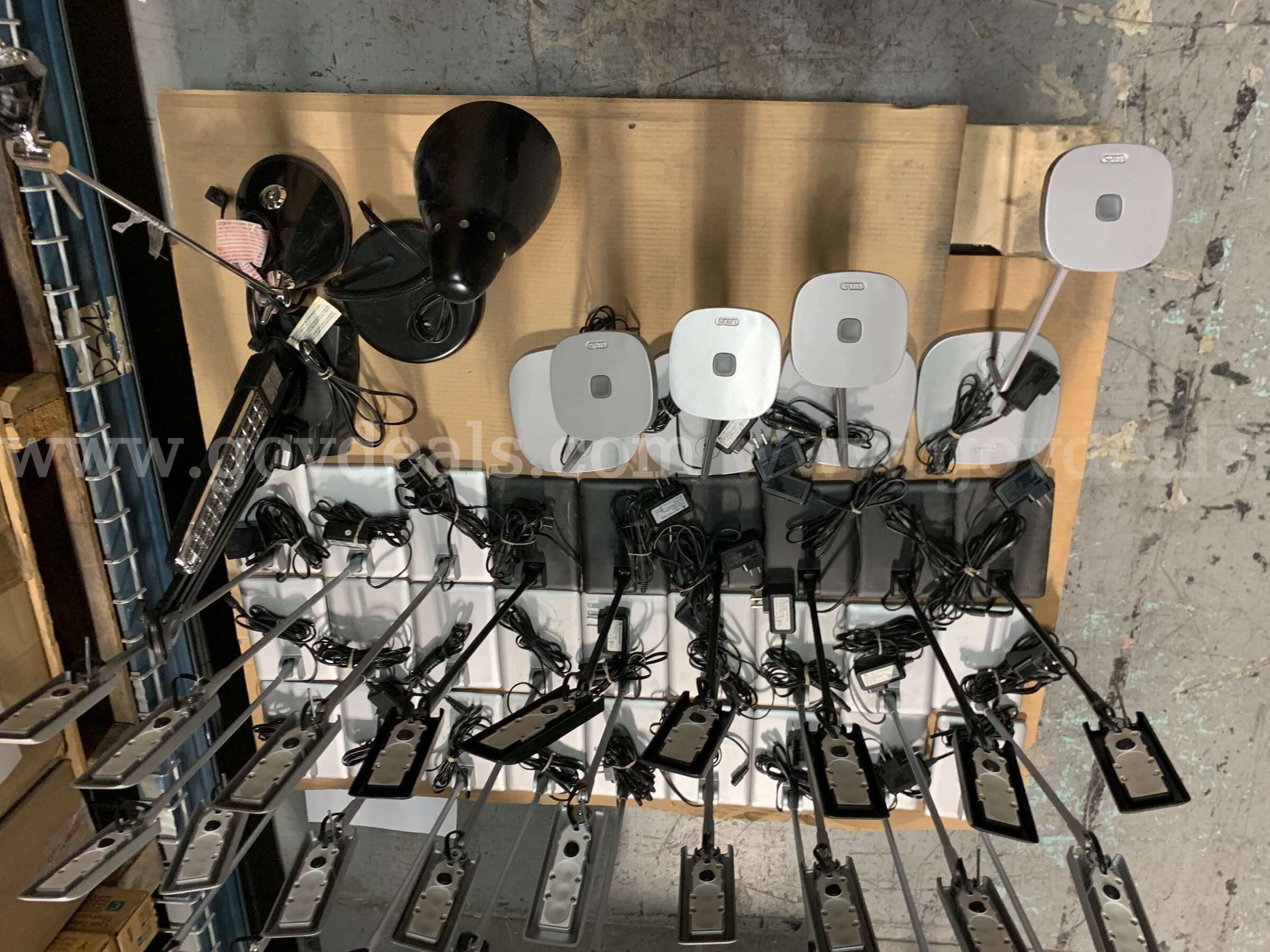Lot of 34 Luxo Terea & Trace LED Lighting Units – Mixed Models & Configurations   Government Surplus Auction - Photo #3