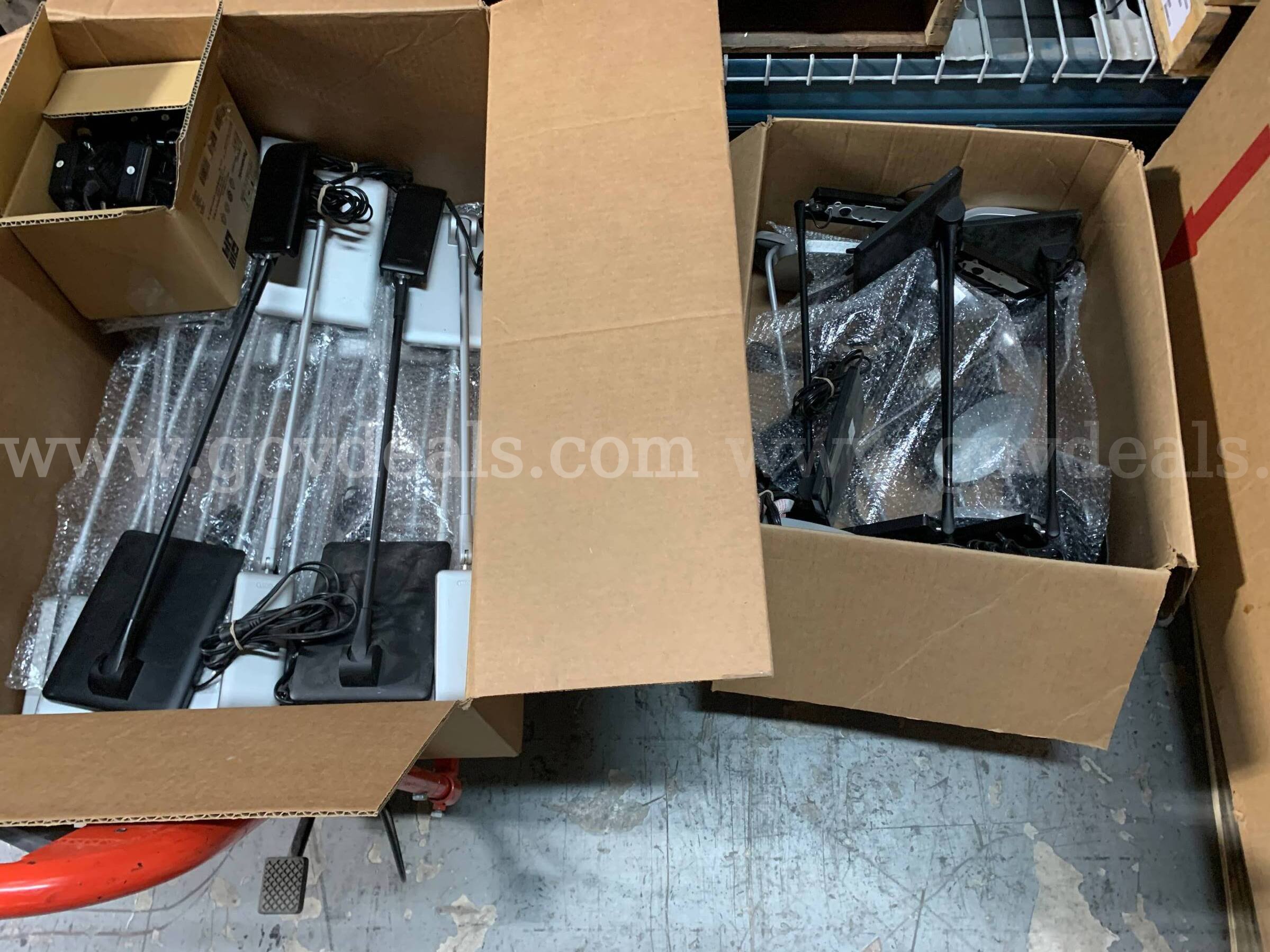Lot of 34 Luxo Terea & Trace LED Lighting Units – Mixed Models & Configurations   Government Surplus Auction - Photo #6