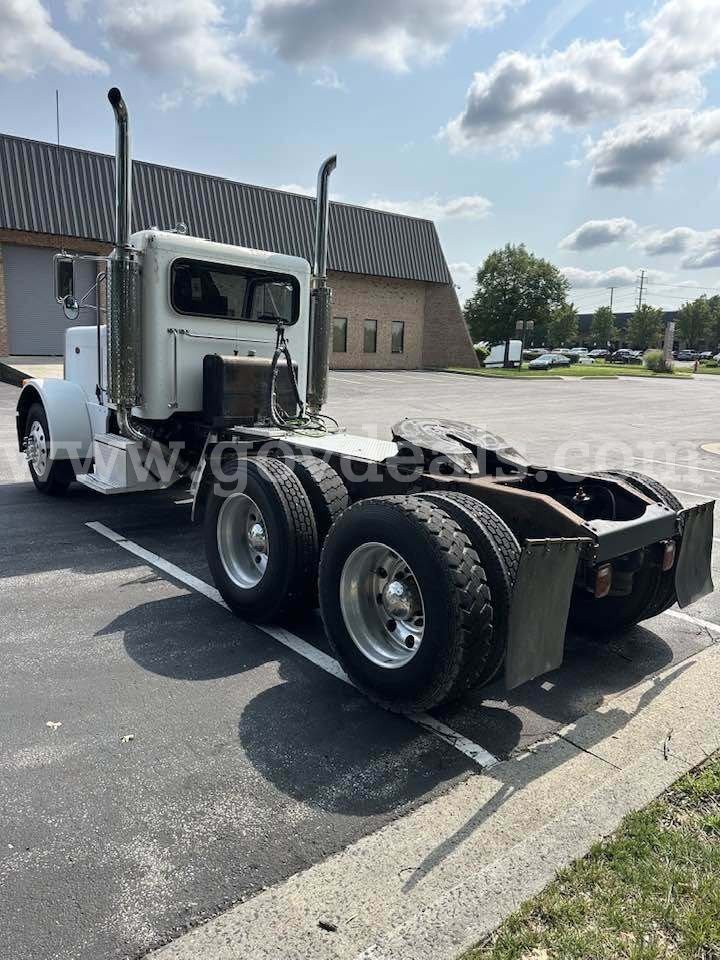 2000 PETERBILT 379 LONG NOSE TRACTOR TRUCK Peterbilt 379 Government Surplus Auction - Photo #2