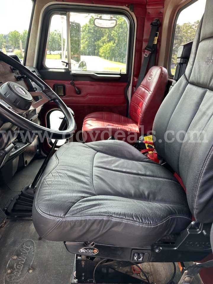 2000 PETERBILT 379 LONG NOSE TRACTOR TRUCK Peterbilt 379 Government Surplus Auction - Photo #5