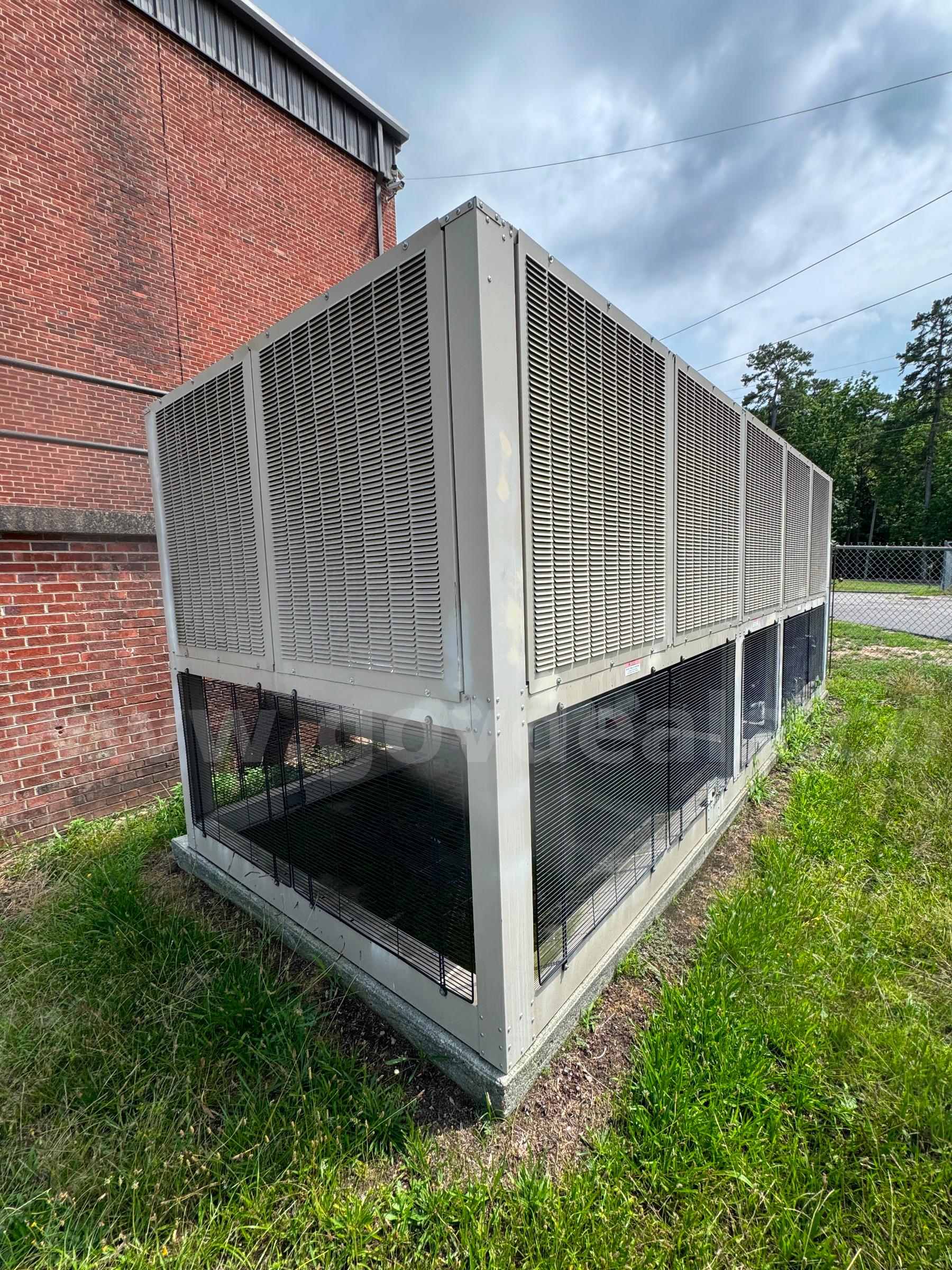 140 Ton Air Cooled Chiller DAIKIN 140 Government Surplus Auction - Photo #2