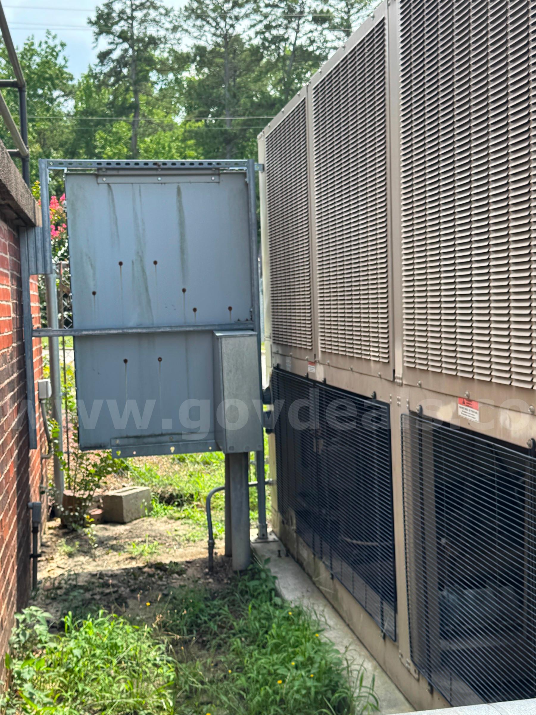 140 Ton Air Cooled Chiller DAIKIN 140 Government Surplus Auction - Photo #4