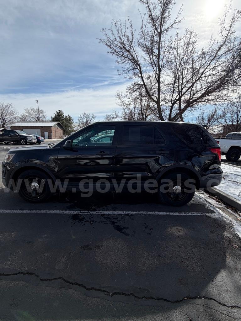 2016 FORD EXPLORER AWD RUNS AND DRIVES - SHIPPING AVAILABLE Ford EXPLORER Government Surplus Auction - Photo #2