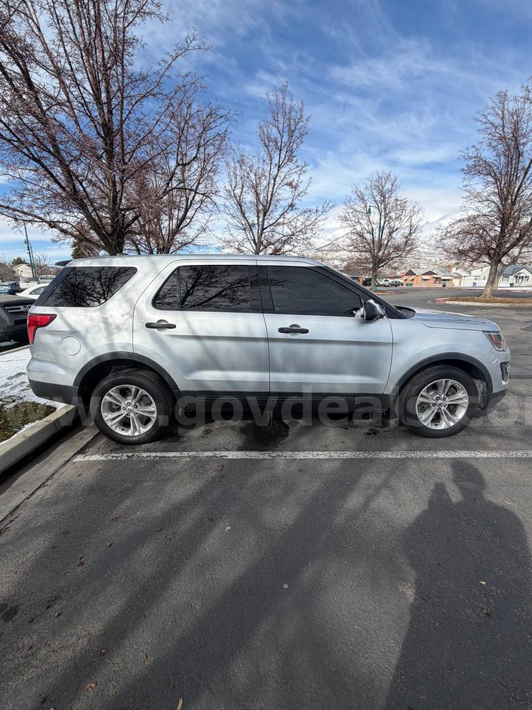 2017 FORD EXPLORER AWD RUNS AND DRIVES - SHIPPING AVAILABLE Ford EXPLORER Government Surplus Auction - Photo #6