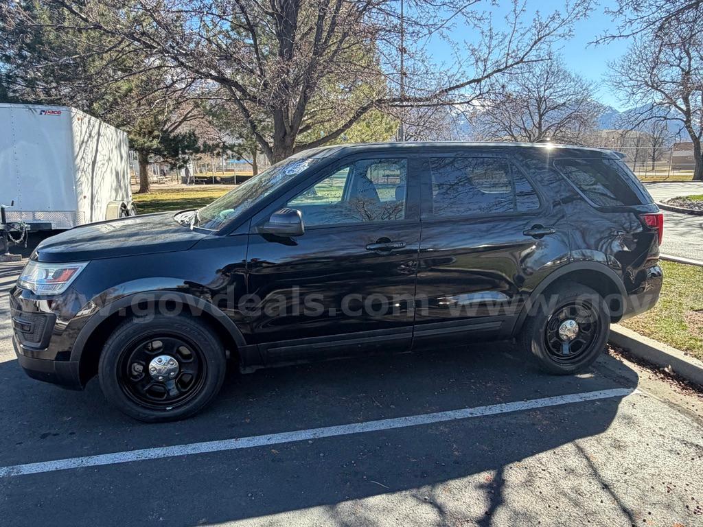 2019 FORD EXPLORER 4WD RUNS AND DRIVES - SHIPPING AVAILABLE Ford EXPLORER Government Surplus Auction - Photo #2