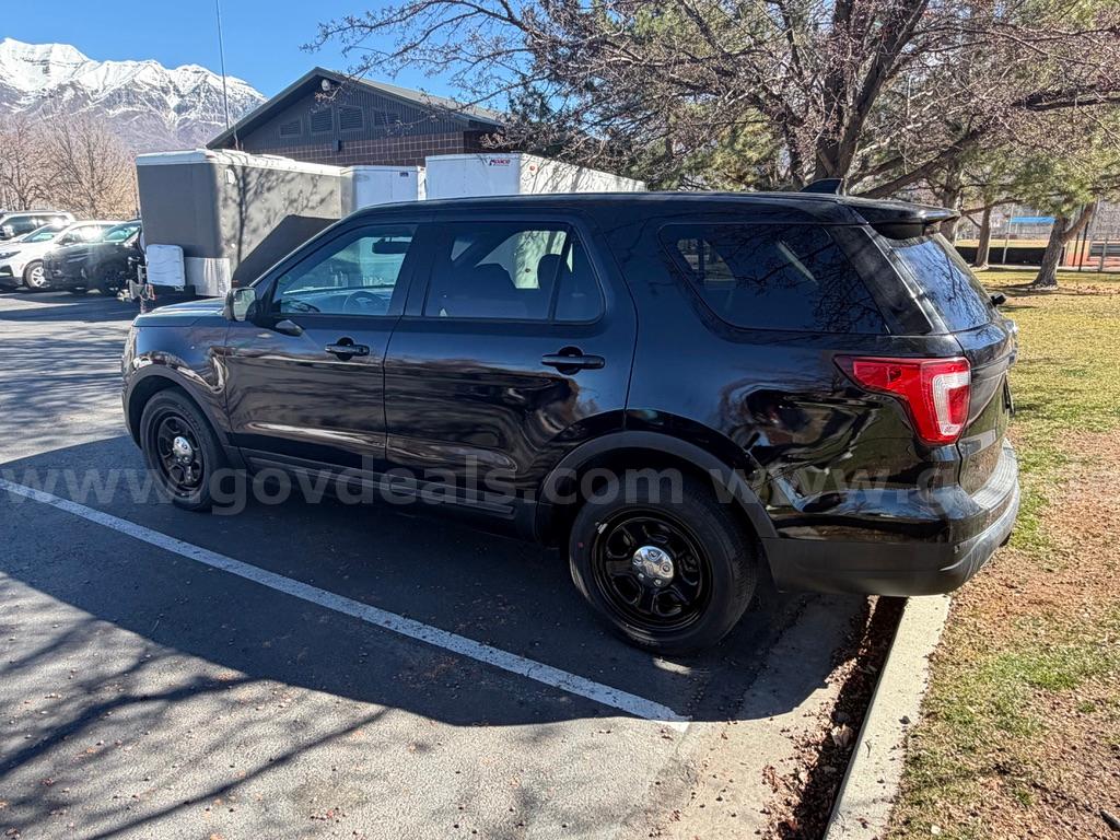 2019 FORD EXPLORER 4WD RUNS AND DRIVES - SHIPPING AVAILABLE Ford EXPLORER Government Surplus Auction - Photo #3