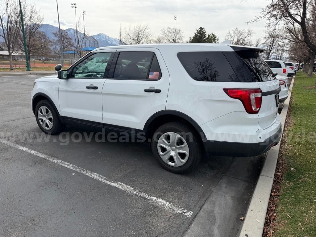2017 FORD EXPLORER AWD RUNS AND DRIVES - SHIPPING AVAILABLE Ford EXPLORER Government Surplus Auction - Photo #3