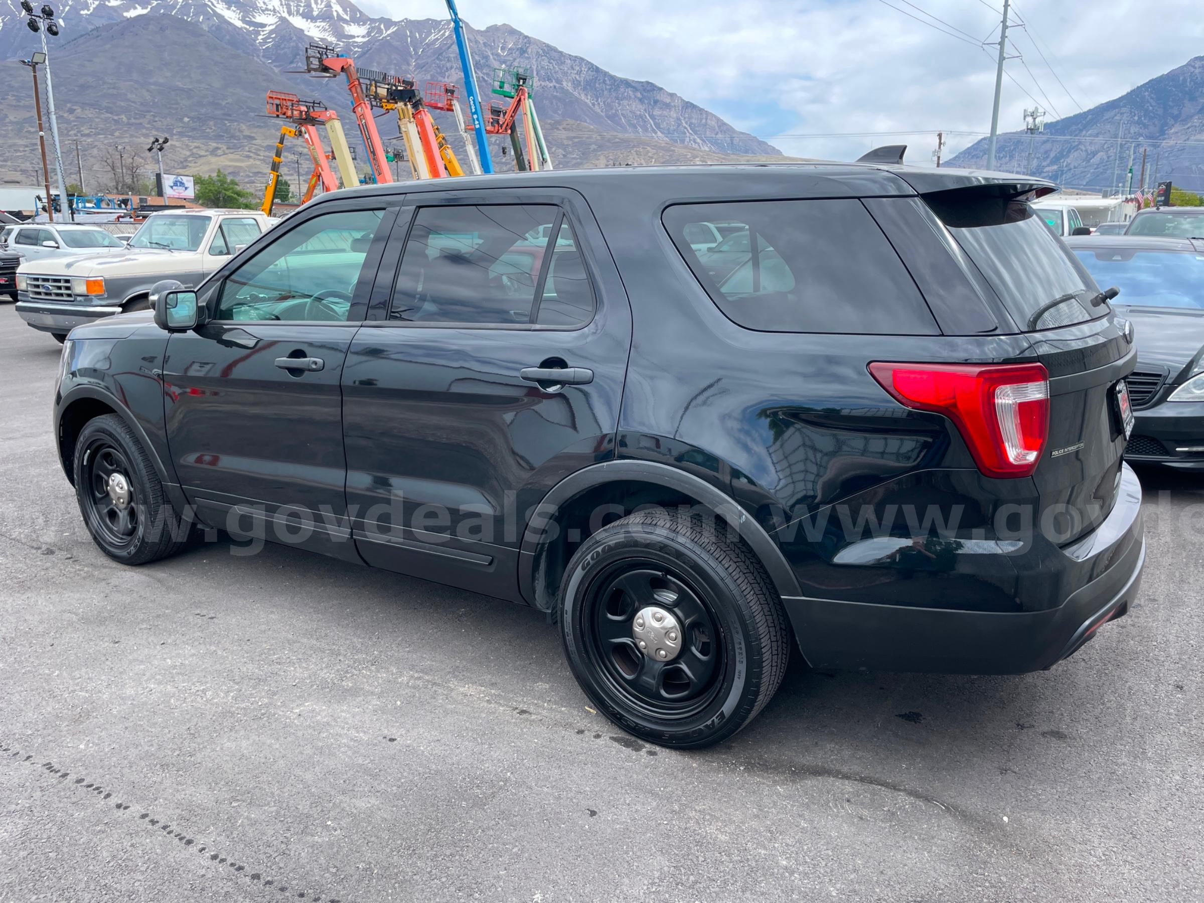 2016 FORD EXPLORER AWD RUNS AND DRIVES - SHIPPING AVAILABLE Ford EXPLORER Government Surplus Auction - Photo #4