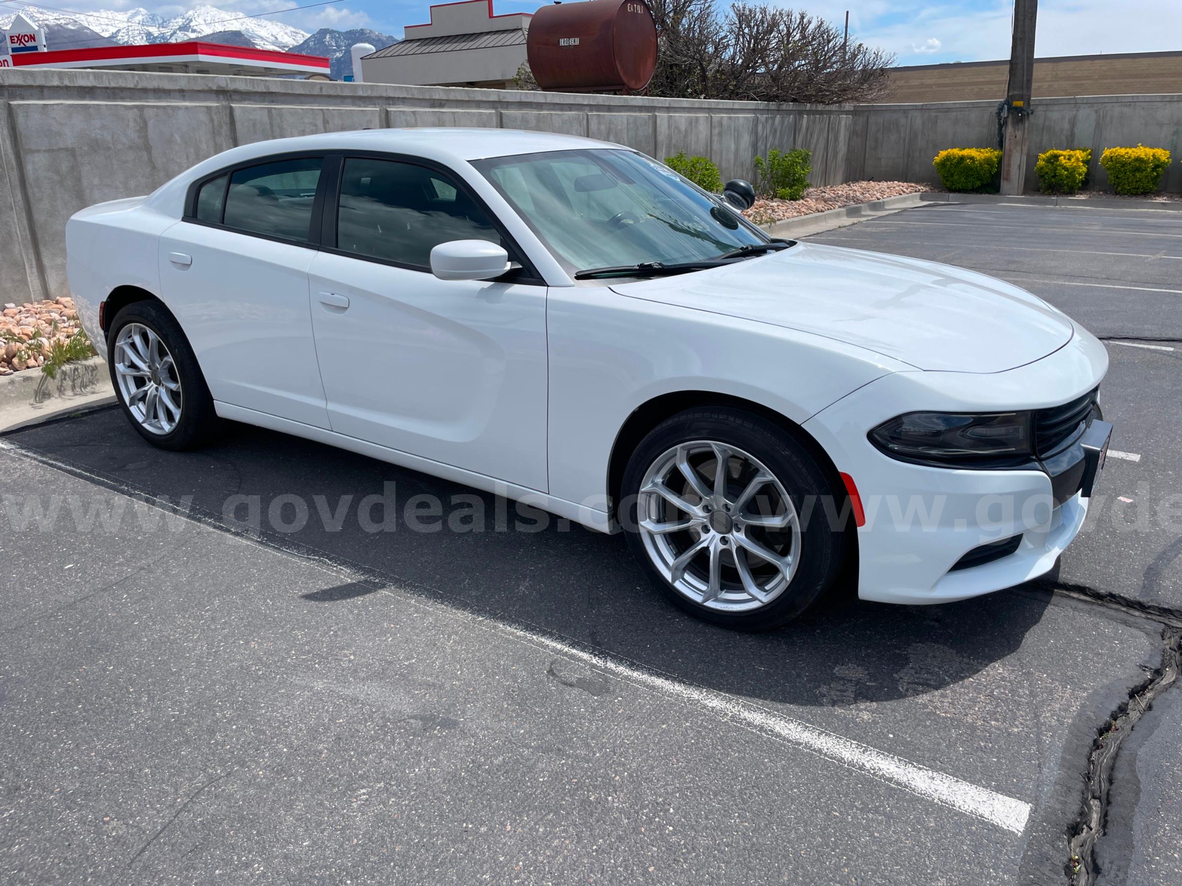 2019 DODGE CHARGER AWD RUNS AND DRIVES - SHIPPING AVAILABLE Dodge CHARGER Government Surplus Auction - Photo #2