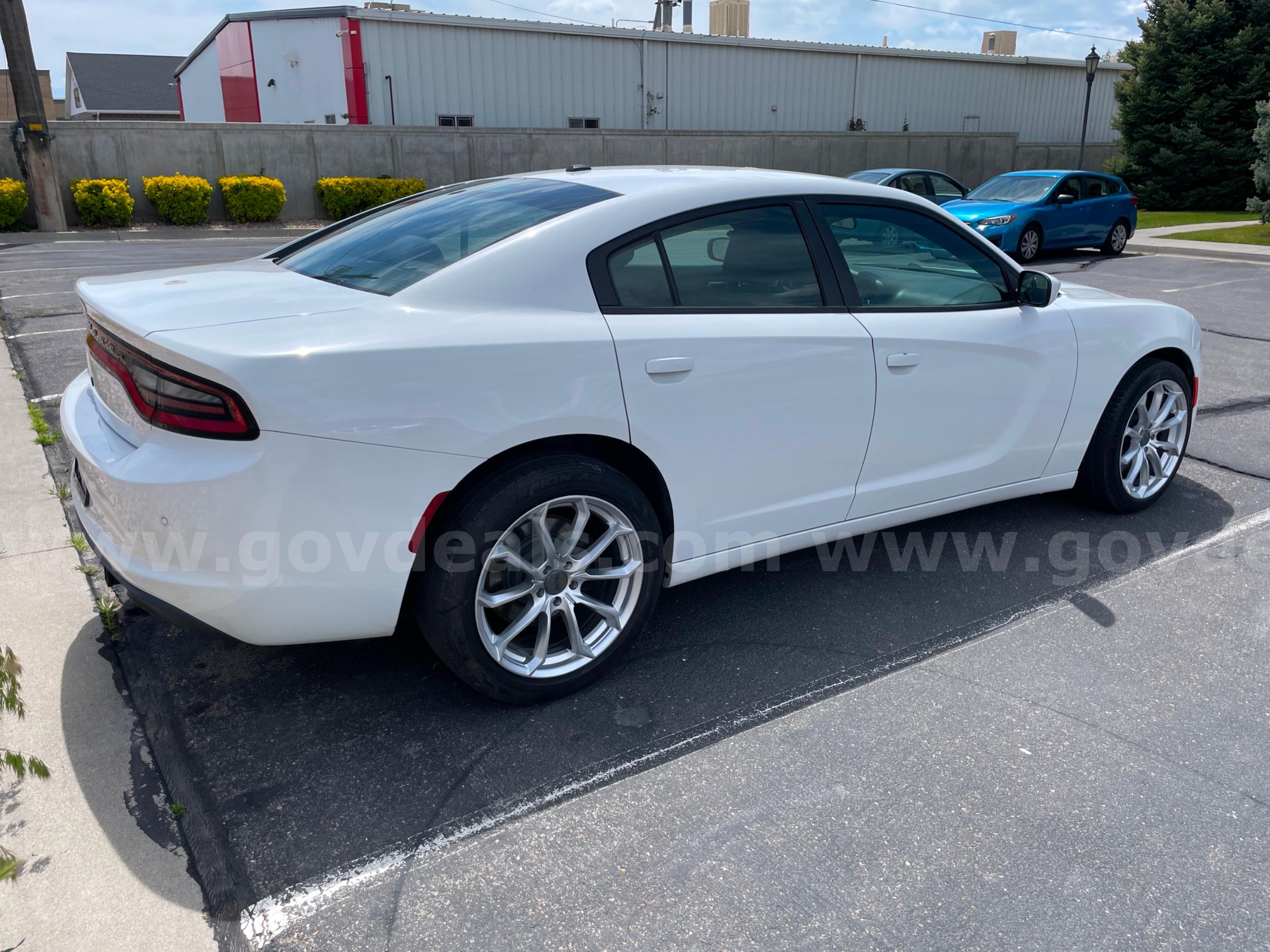 2019 DODGE CHARGER AWD RUNS AND DRIVES - SHIPPING AVAILABLE Dodge CHARGER Government Surplus Auction - Photo #3