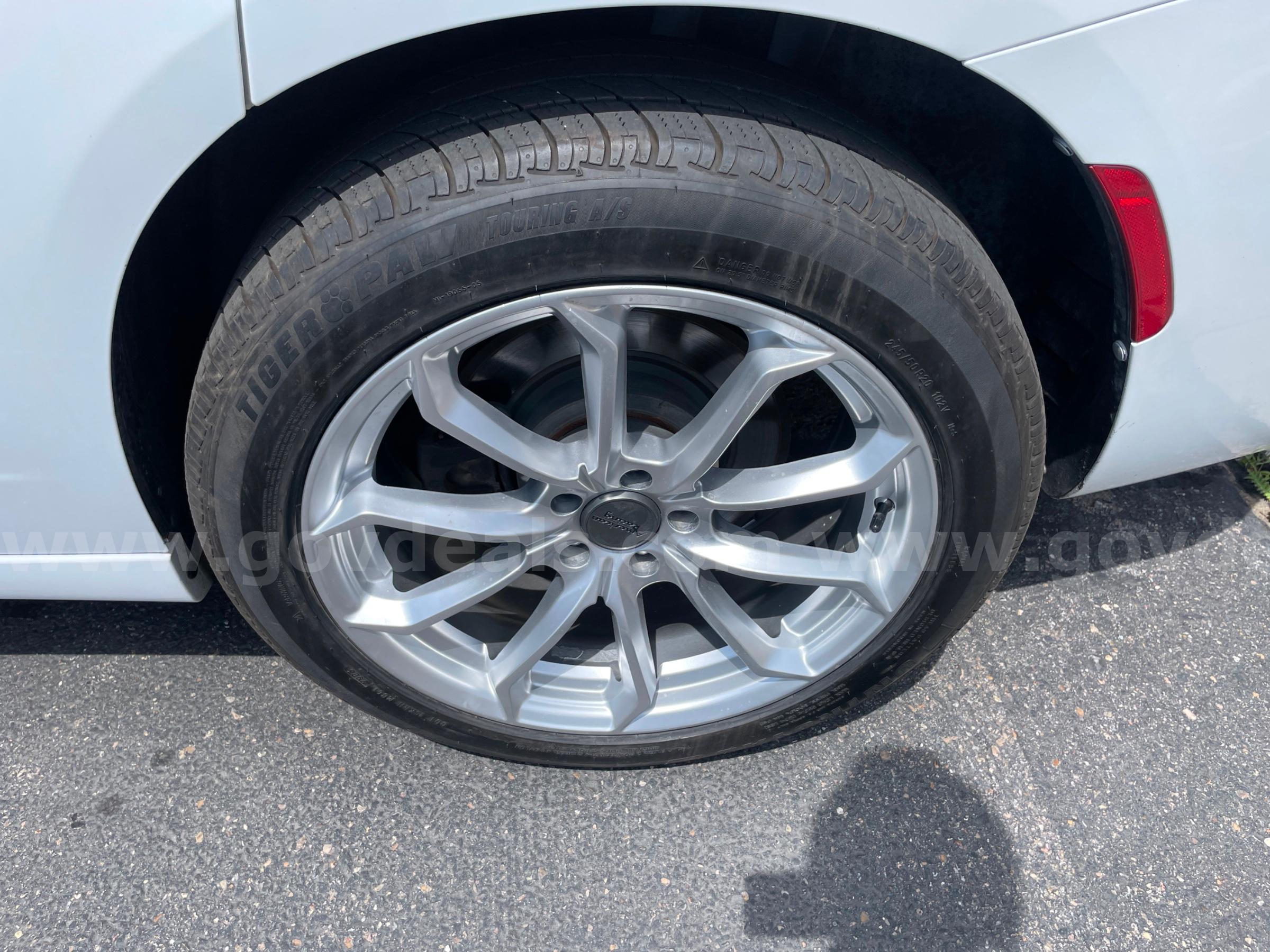 2019 DODGE CHARGER AWD RUNS AND DRIVES - SHIPPING AVAILABLE Dodge CHARGER Government Surplus Auction - Photo #6