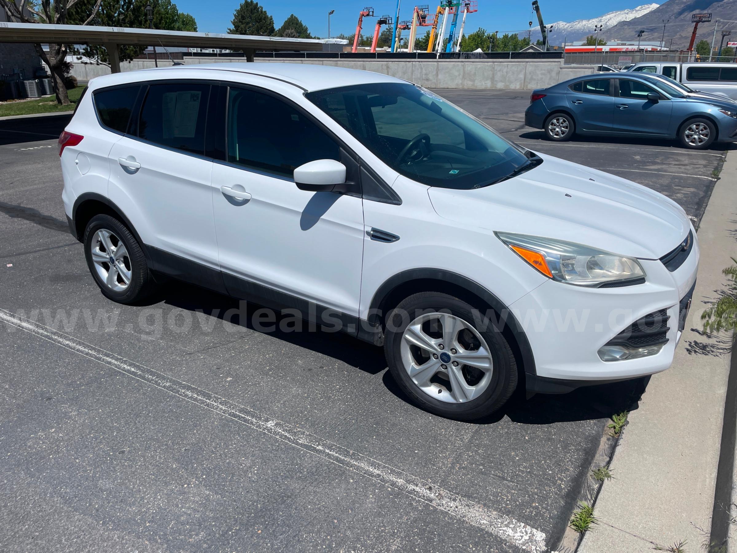 2014 FORD ESCAPE RUNS AND DRIVES - SHIPPING AVAILABLE Ford ESCAPE Government Surplus Auction - Photo #2