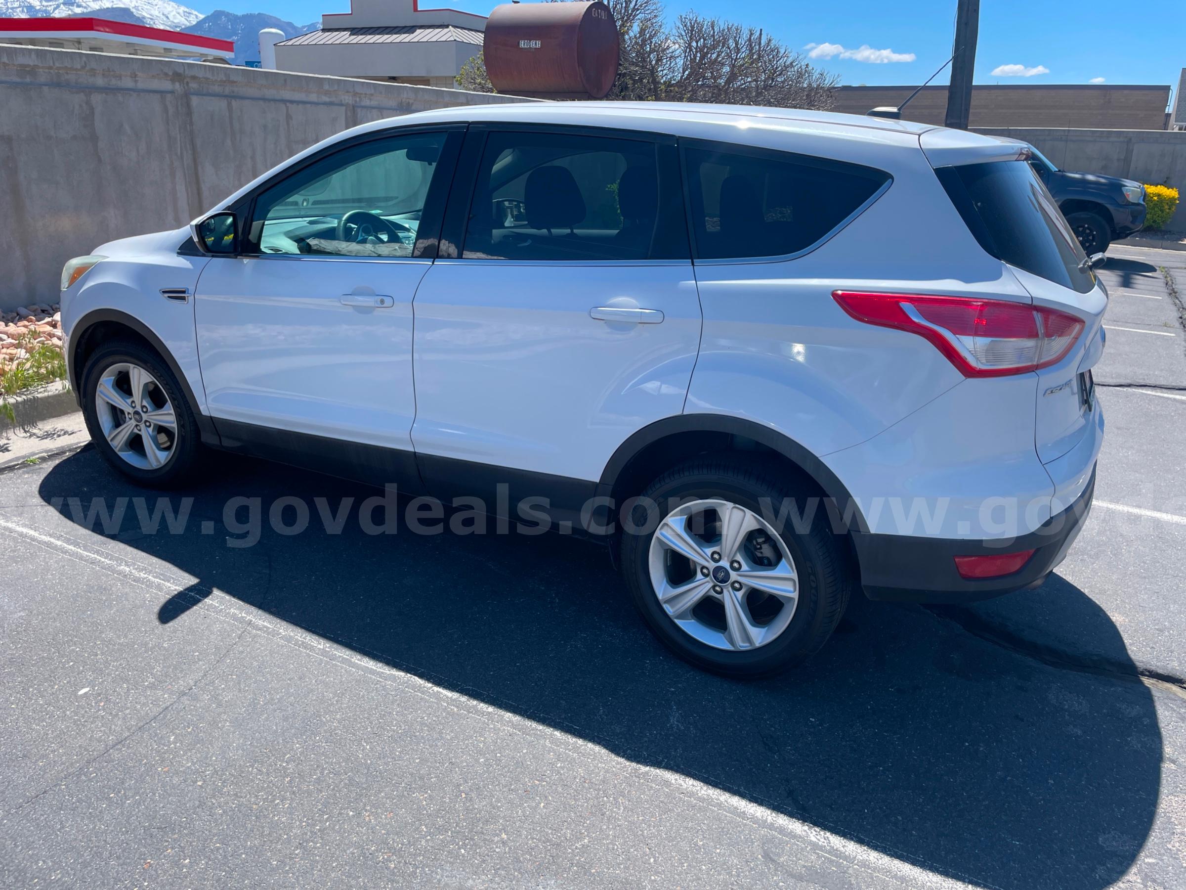 2014 FORD ESCAPE RUNS AND DRIVES - SHIPPING AVAILABLE Ford ESCAPE Government Surplus Auction - Photo #4