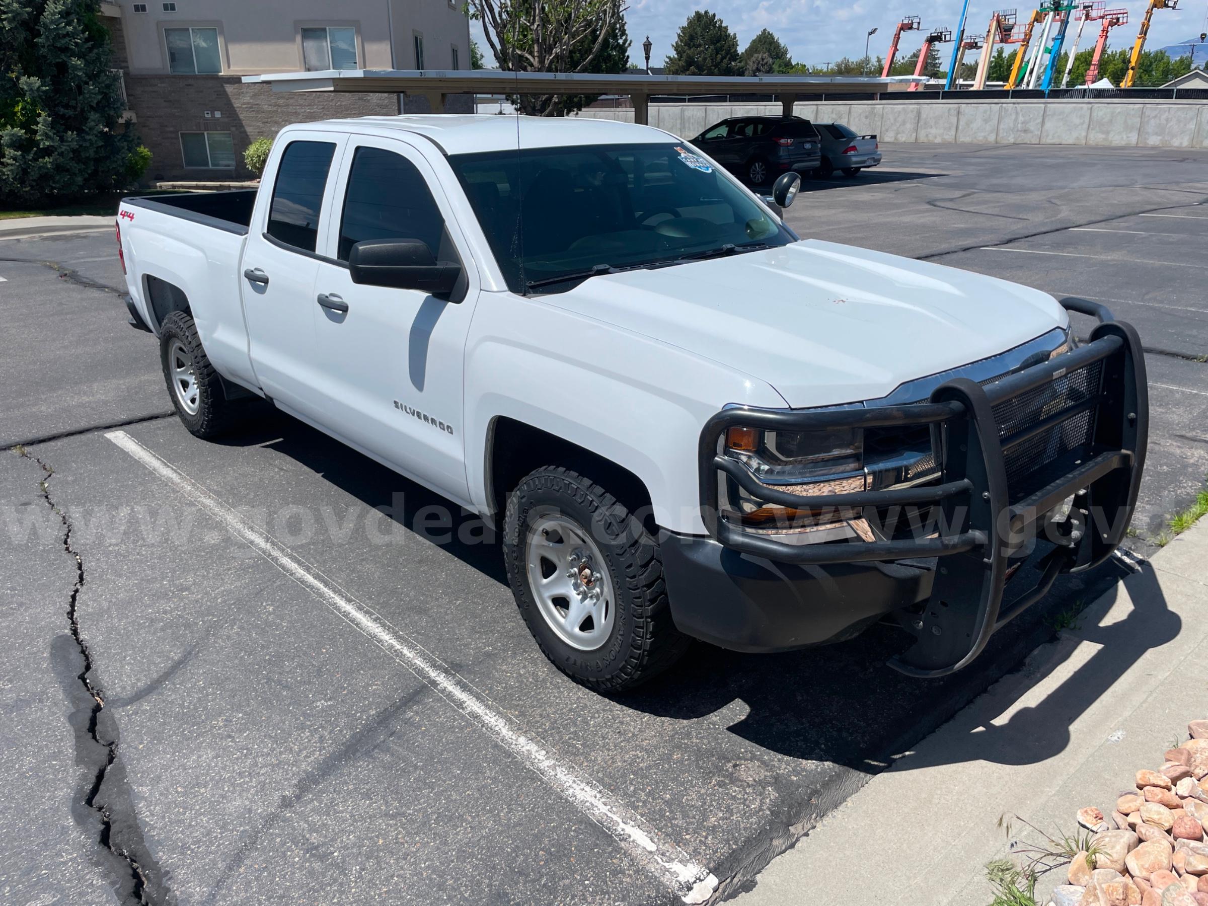 2018 CHEVROLET SILVERADO 1500 4WD RUNS AND DRIVES - SHIPPING AVAILABLE Chevrolet SILVERADO Government Surplus Auction - Photo #2