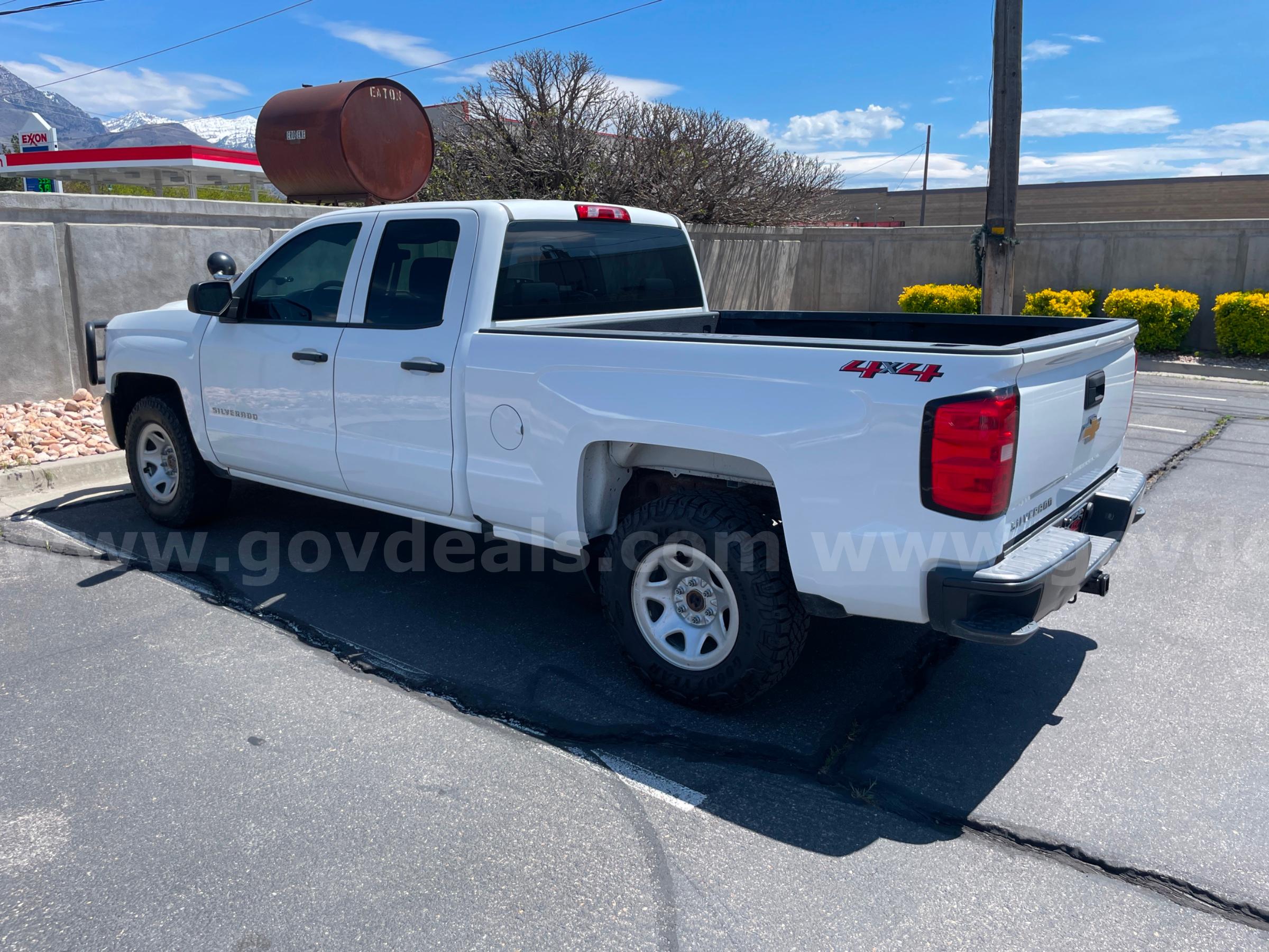2018 CHEVROLET SILVERADO 1500 4WD RUNS AND DRIVES - SHIPPING AVAILABLE Chevrolet SILVERADO Government Surplus Auction - Photo #4