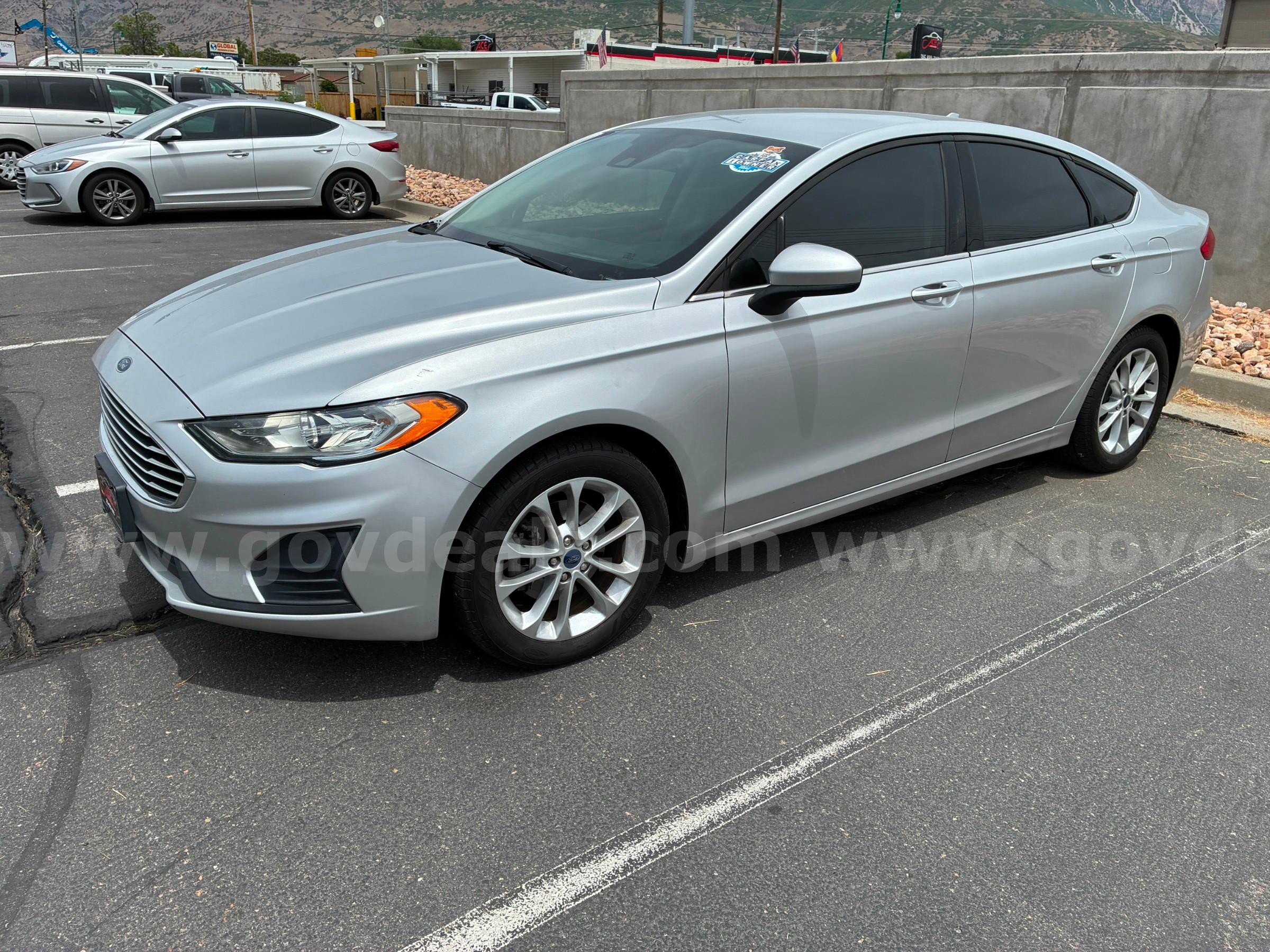 2019 FORD FUSION RUNS AND DRIVES - SHIPPING AVAILABLE Ford FUSION Government Surplus Auction - Photo #2