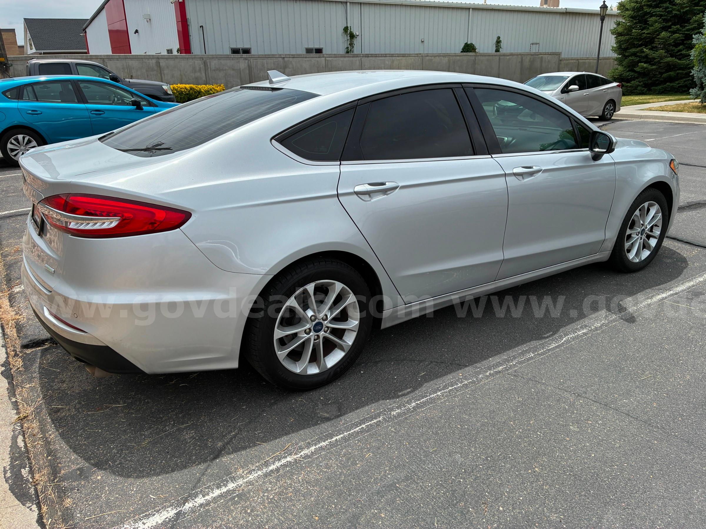 2019 FORD FUSION RUNS AND DRIVES - SHIPPING AVAILABLE Ford FUSION Government Surplus Auction - Photo #4