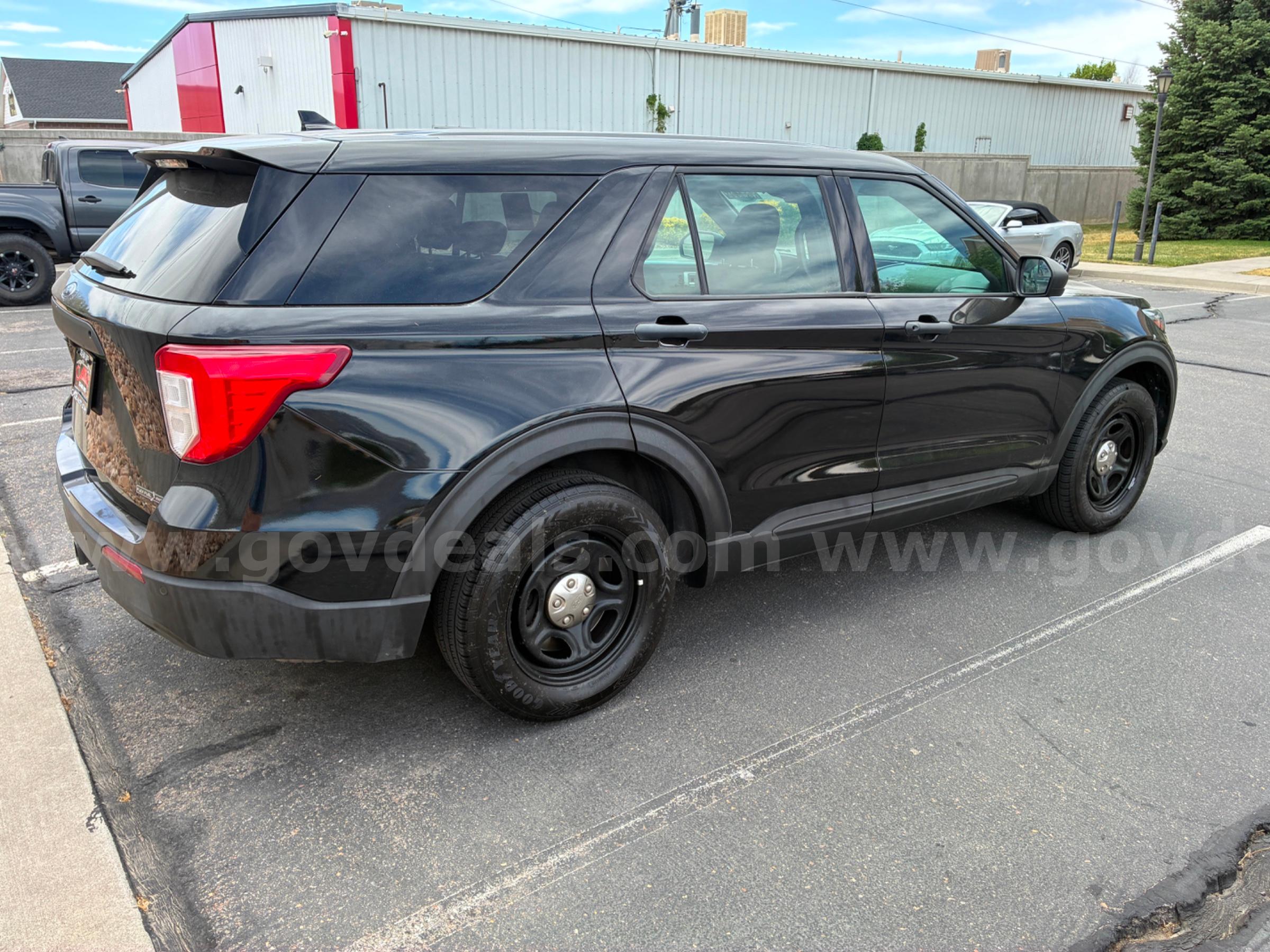 2020 FORD EXPLORER RUNS AND DRIVES - SHIPPING AVAILABLE Ford EXPLORER Government Surplus Auction - Photo #3