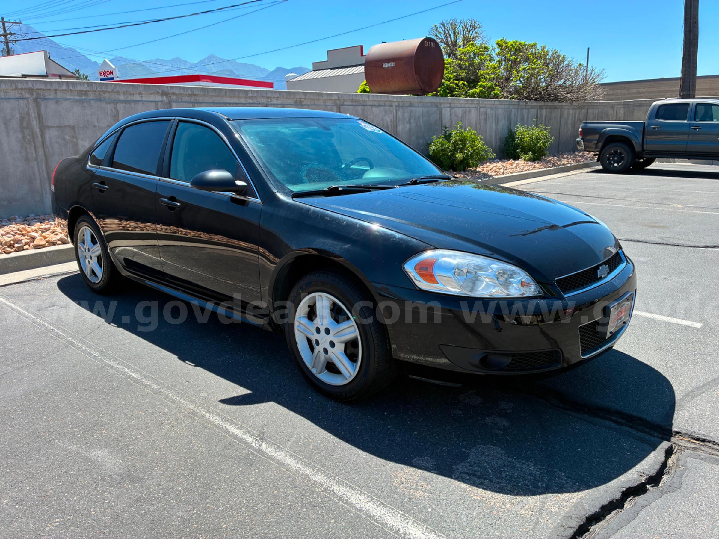 2014 CHEVROLET IMPALA RUNS AND DRIVES - SHIPPING AVAILABLE Chevrolet IMPALA Government Surplus Auction - Photo #2