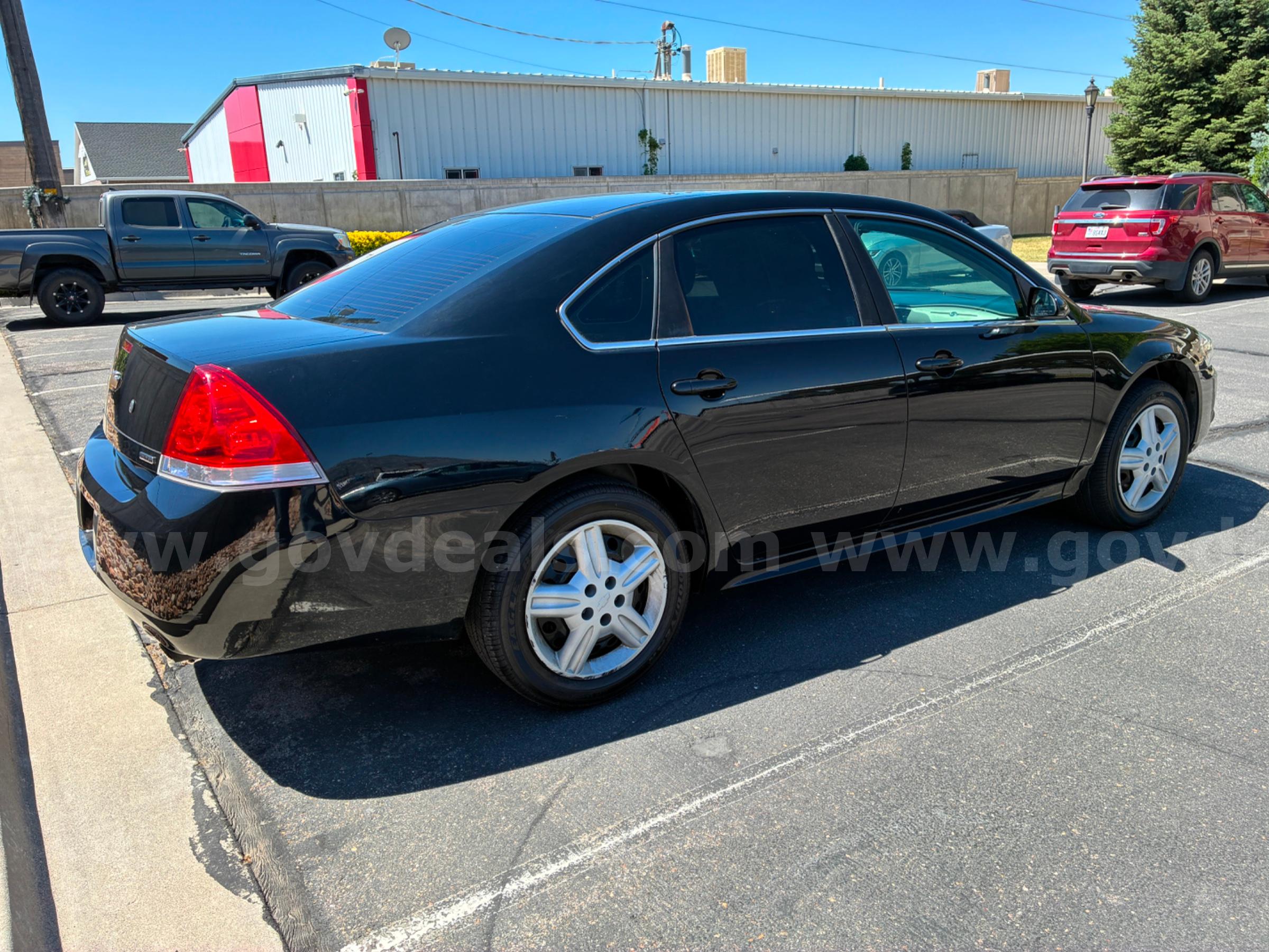 2014 CHEVROLET IMPALA RUNS AND DRIVES - SHIPPING AVAILABLE Chevrolet IMPALA Government Surplus Auction - Photo #3