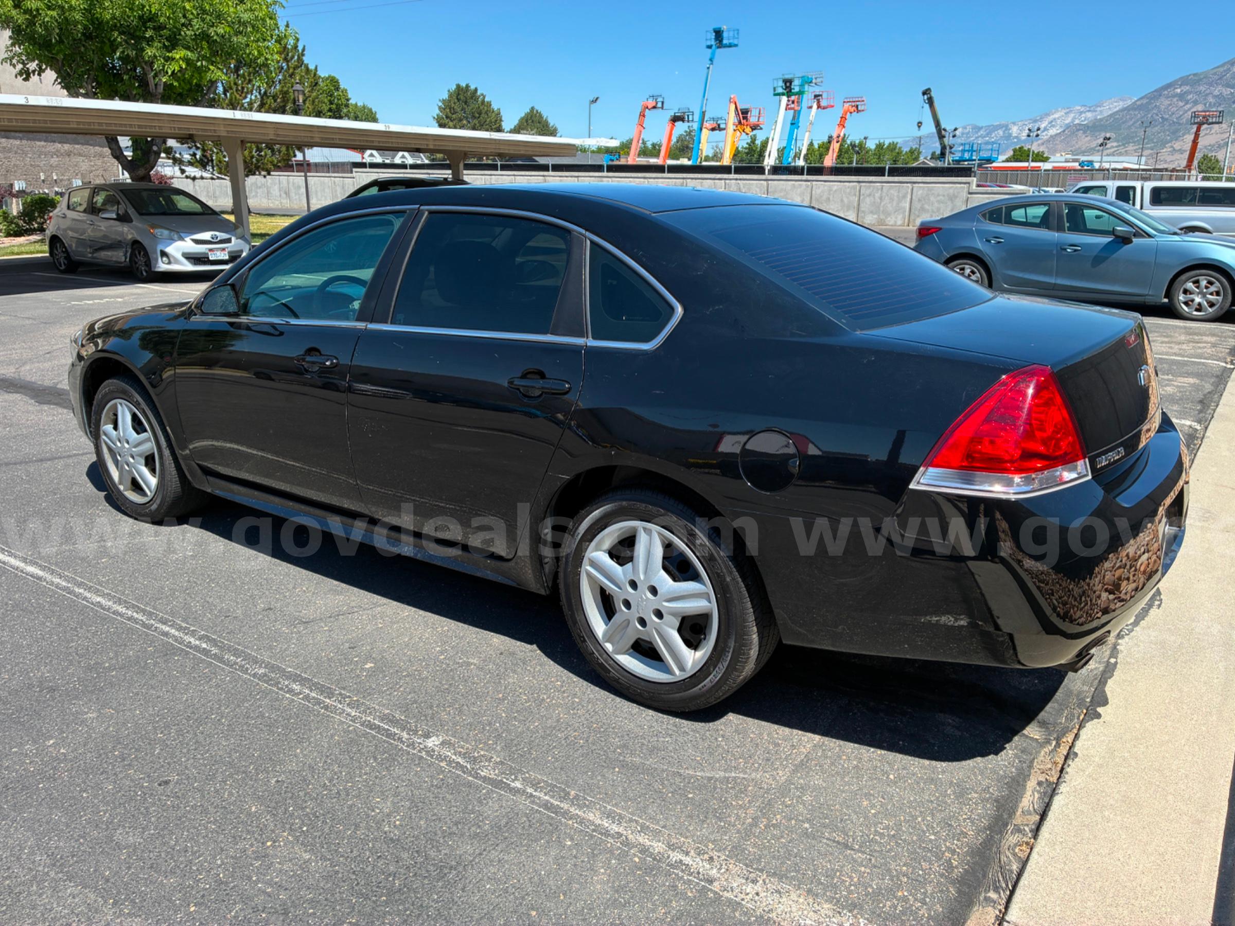 2014 CHEVROLET IMPALA RUNS AND DRIVES - SHIPPING AVAILABLE Chevrolet IMPALA Government Surplus Auction - Photo #4