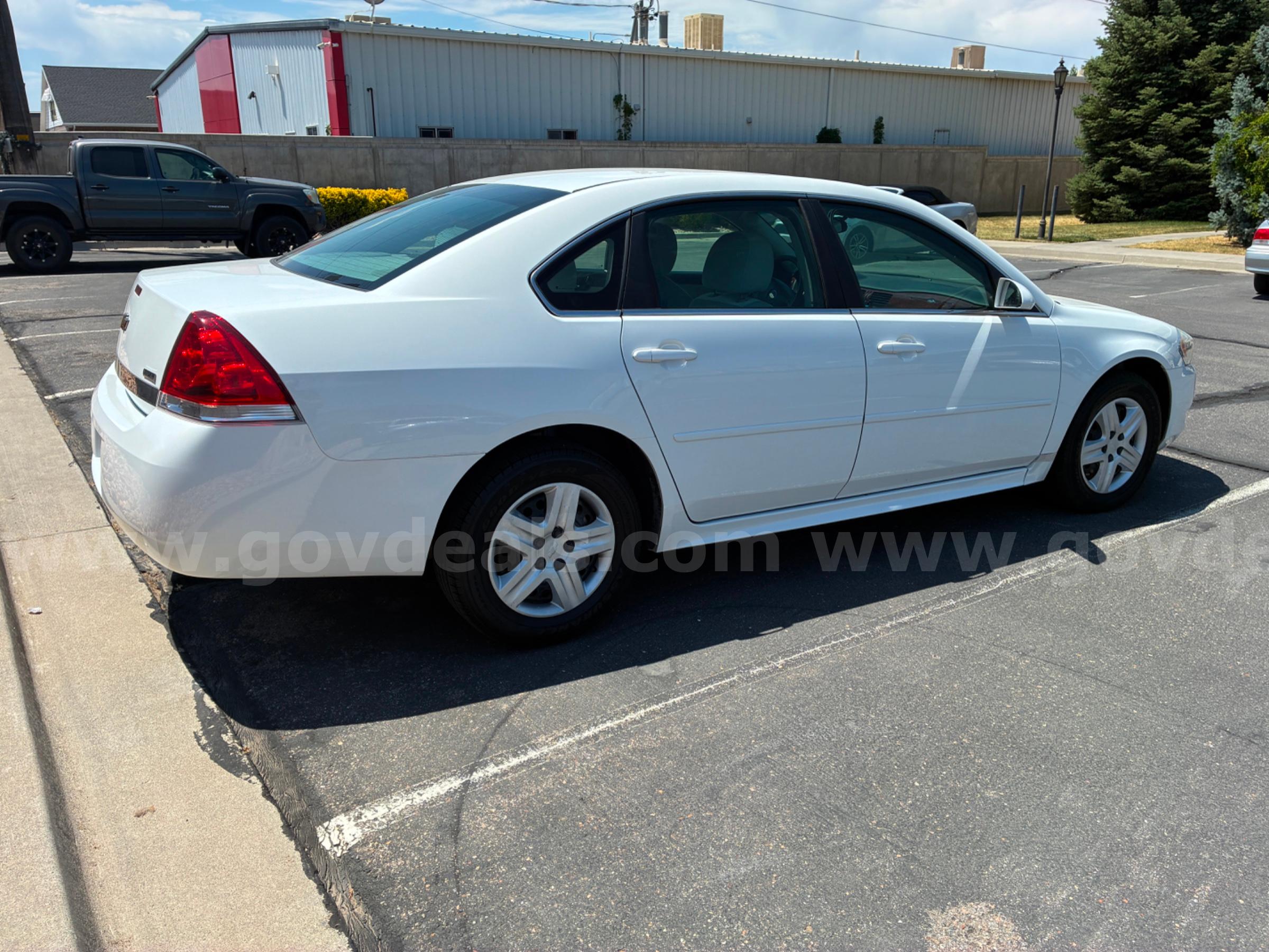 2011 CHEVROLET IMPALA RUNS AND DRIVES - SHIPPING AVAILABLE Chevrolet IMPALA Government Surplus Auction - Photo #3