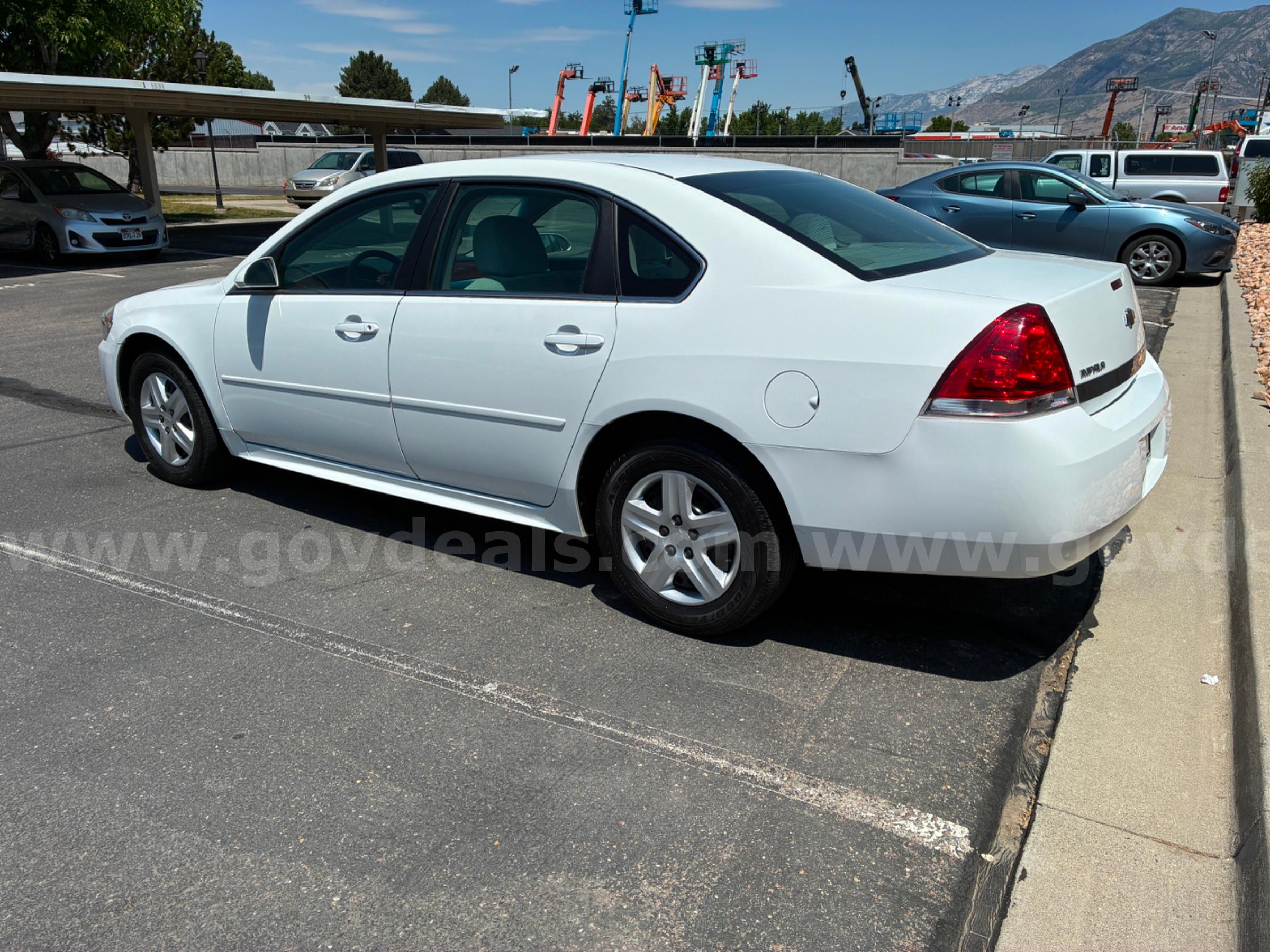 2011 CHEVROLET IMPALA RUNS AND DRIVES - SHIPPING AVAILABLE Chevrolet IMPALA Government Surplus Auction - Photo #4