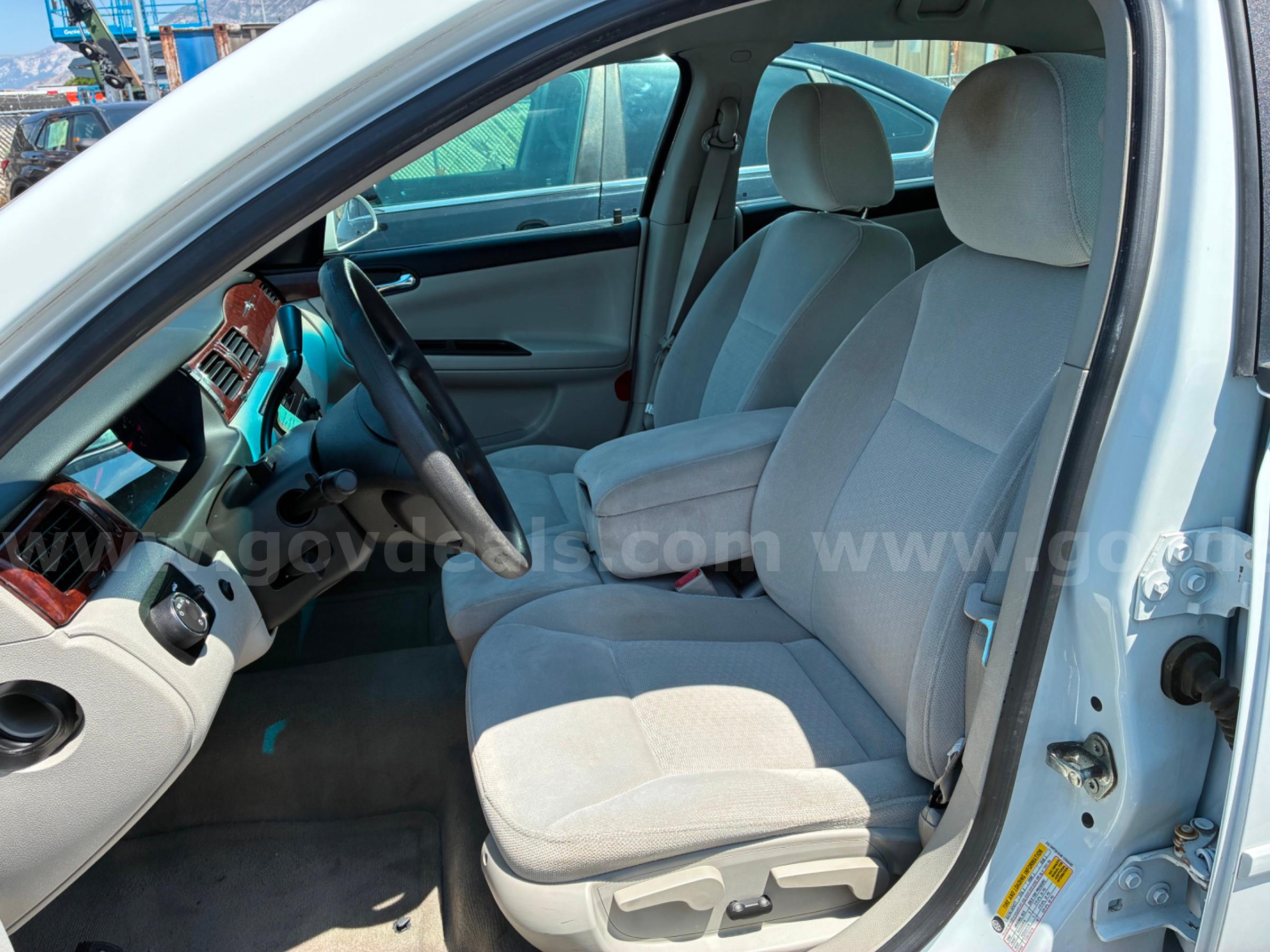 2011 CHEVROLET IMPALA RUNS AND DRIVES - SHIPPING AVAILABLE Chevrolet IMPALA Government Surplus Auction - Photo #5