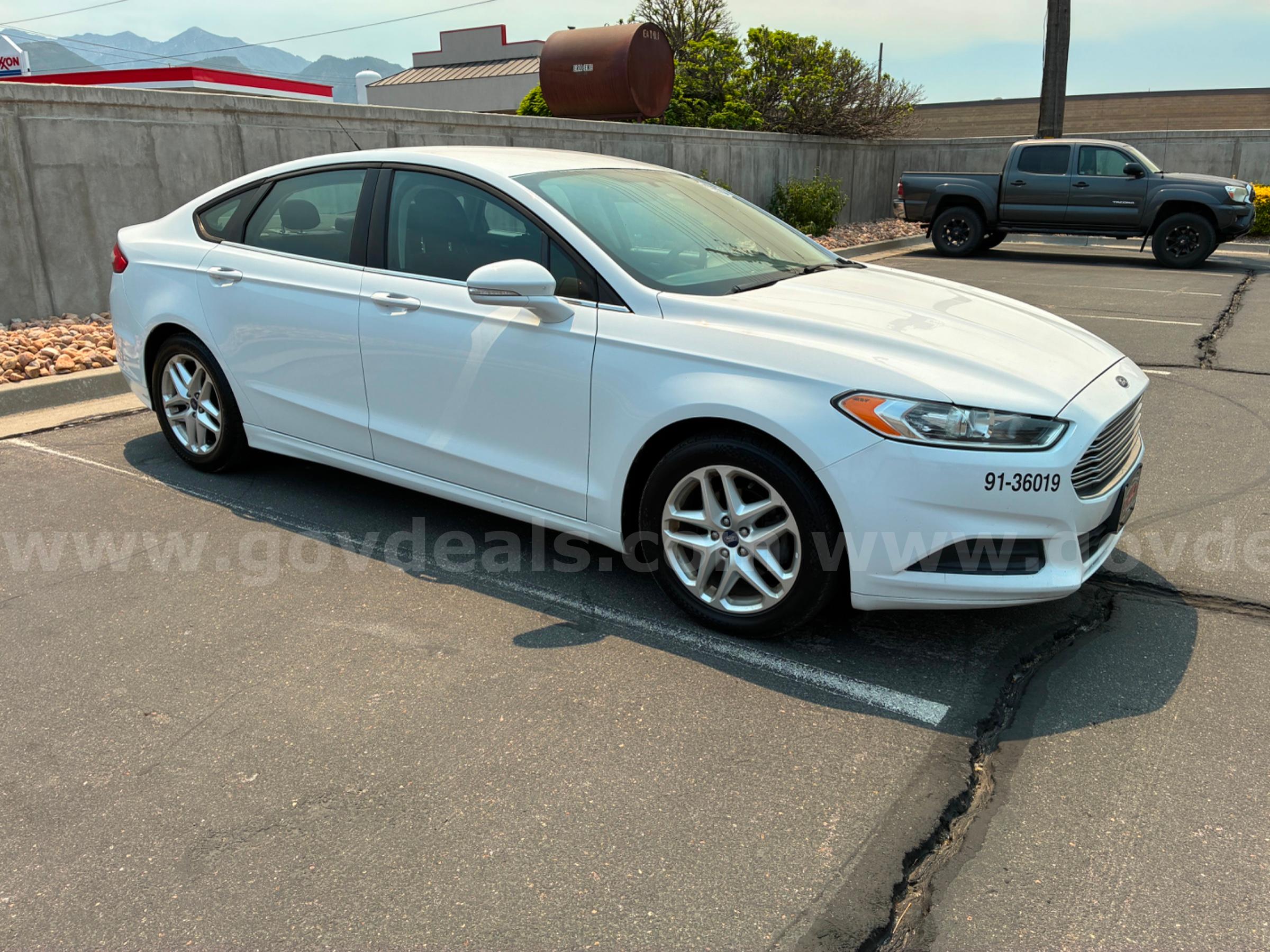 2013 FORD FUSION RUNS AND DRIVES - SHIPPING AVAILABLE Ford FUSION Government Surplus Auction - Photo #2