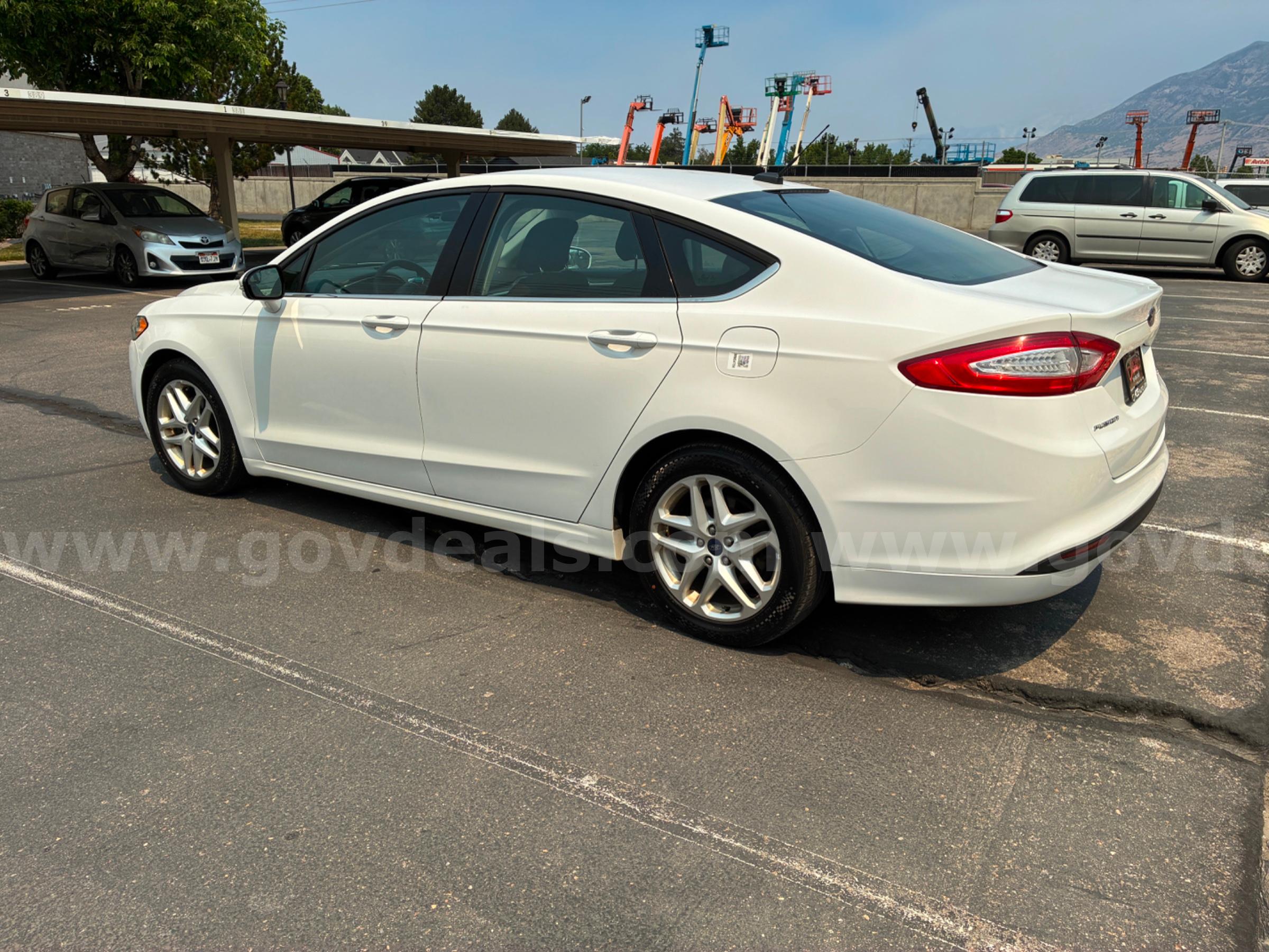 2013 FORD FUSION RUNS AND DRIVES - SHIPPING AVAILABLE Ford FUSION Government Surplus Auction - Photo #4