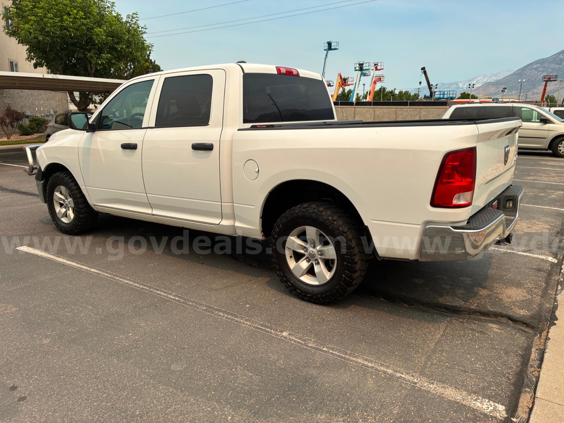2020 RAM 1500 4WD RUNS AND DRIVES - SHIPPING AVAILABLE RAM RAM 1500 Government Surplus Auction - Photo #4
