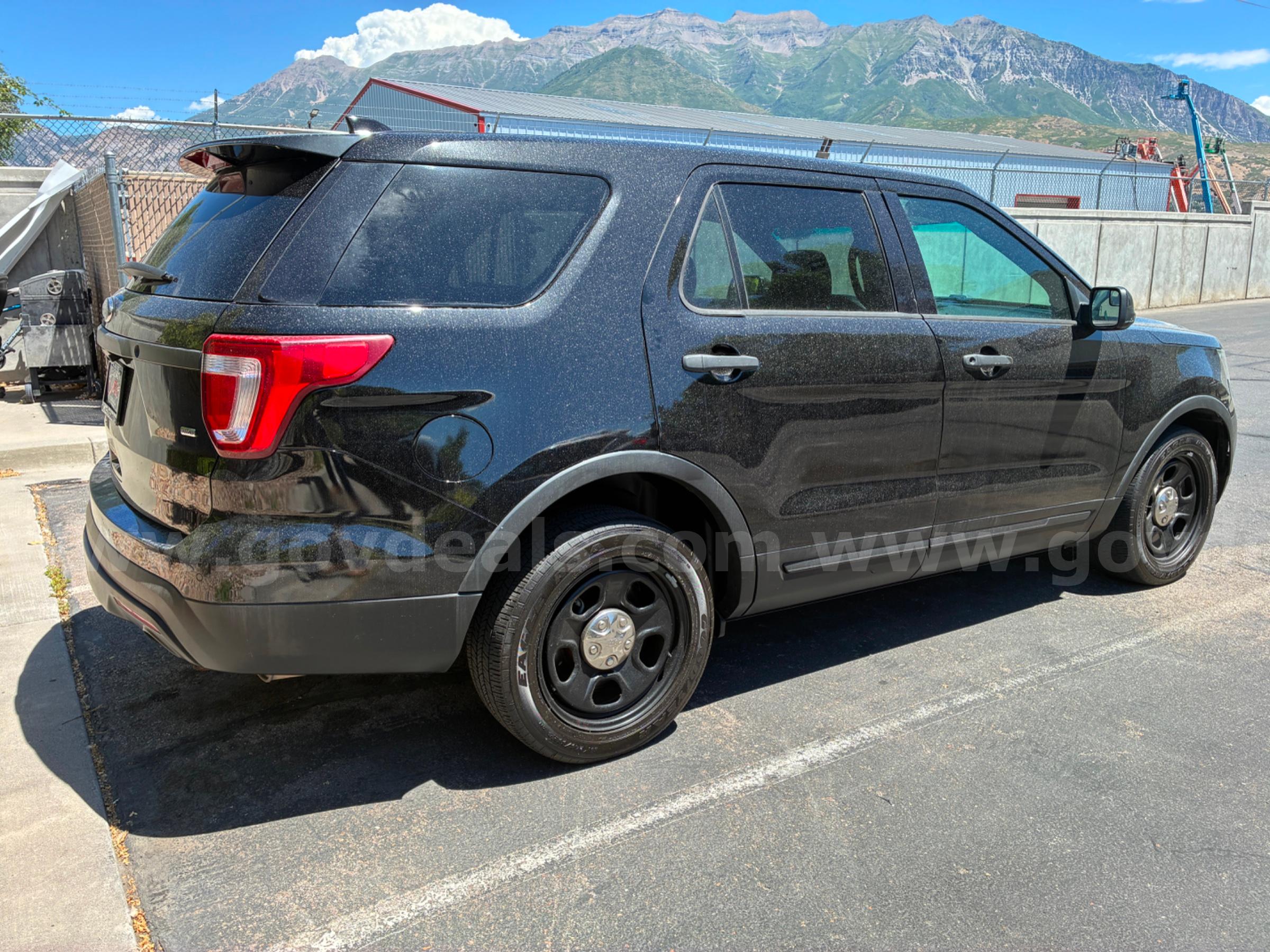 2017 FORD EXPLORER AWD RUNS AND DRIVES - SHIPPING AVAILABLE Ford EXPLORER Government Surplus Auction - Photo #3
