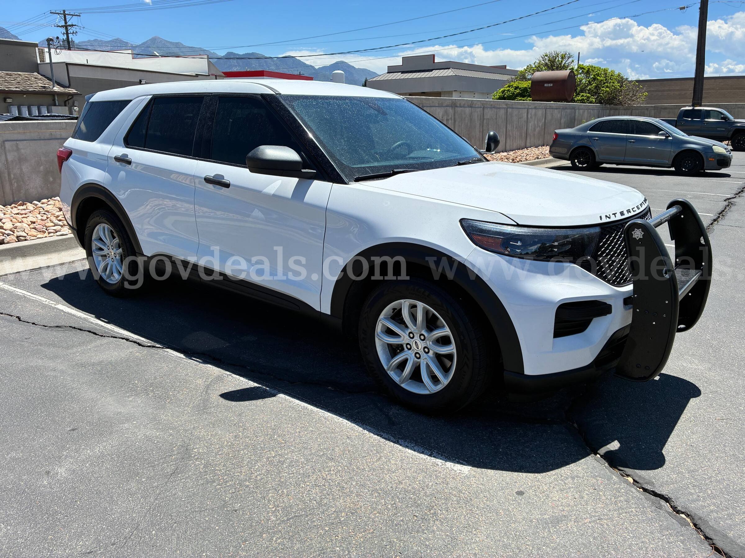 2021 FORD EXPLORER AWD RUNS AND DRIVES - SHIPPING AVAILABLE Ford EXPLORER Government Surplus Auction - Photo #2