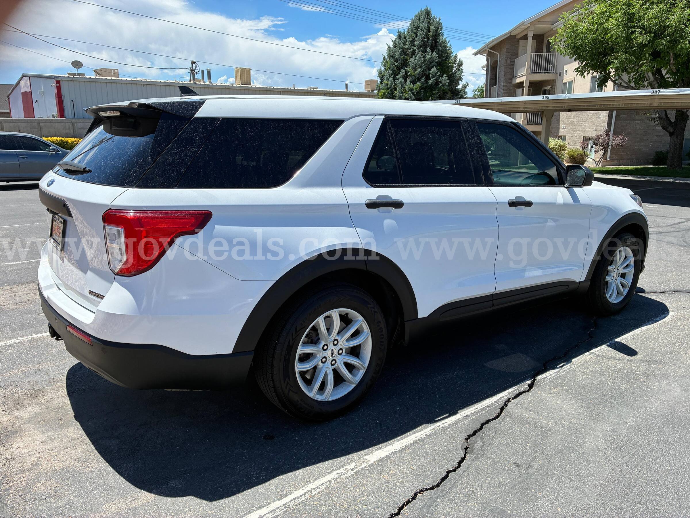 2021 FORD EXPLORER AWD RUNS AND DRIVES - SHIPPING AVAILABLE Ford EXPLORER Government Surplus Auction - Photo #3
