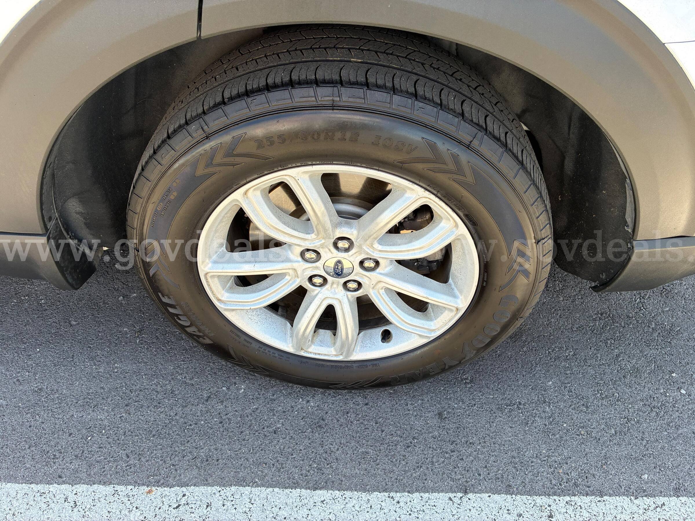 2021 FORD EXPLORER AWD RUNS AND DRIVES - SHIPPING AVAILABLE Ford EXPLORER Government Surplus Auction - Photo #6