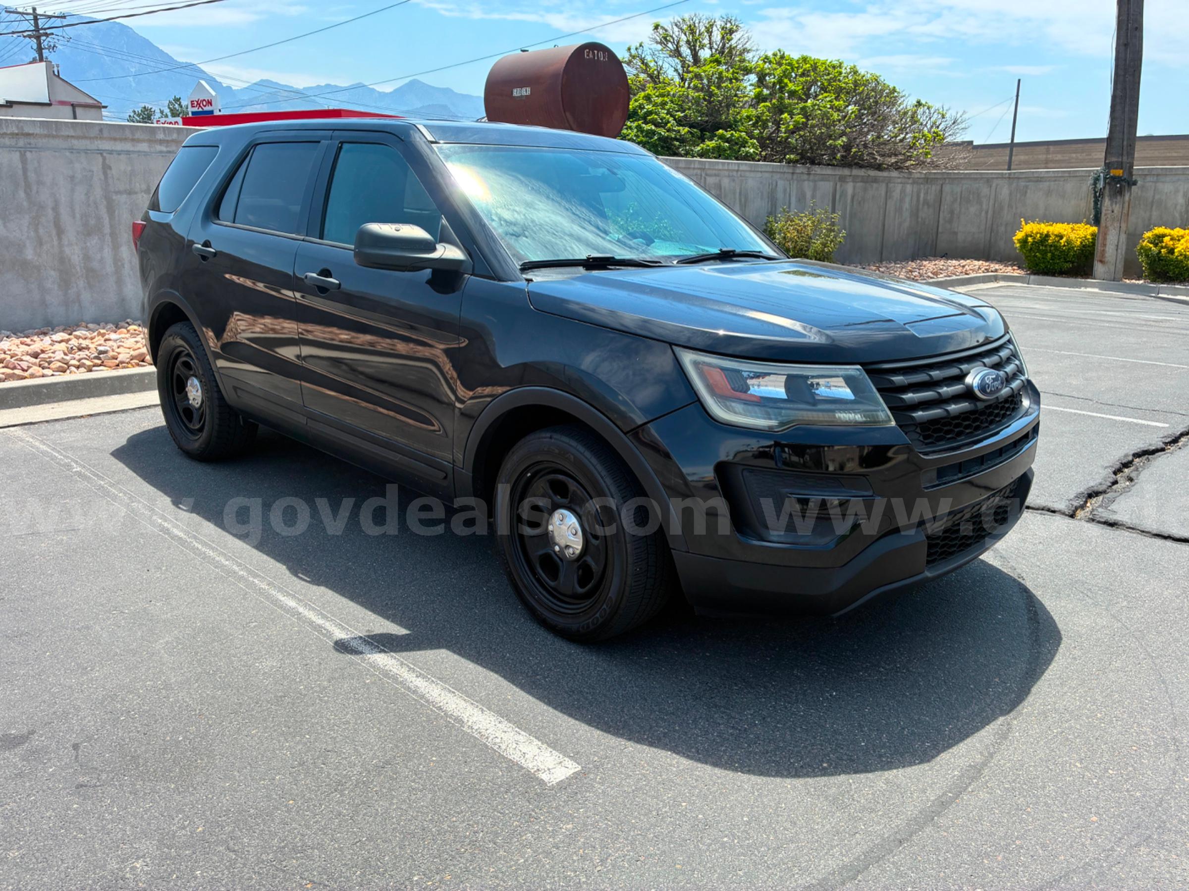 2018 FORD EXPLORER RUNS AND DRIVES - SHIPPING AVAILABLE Ford EXPLORER Government Surplus Auction - Photo #2