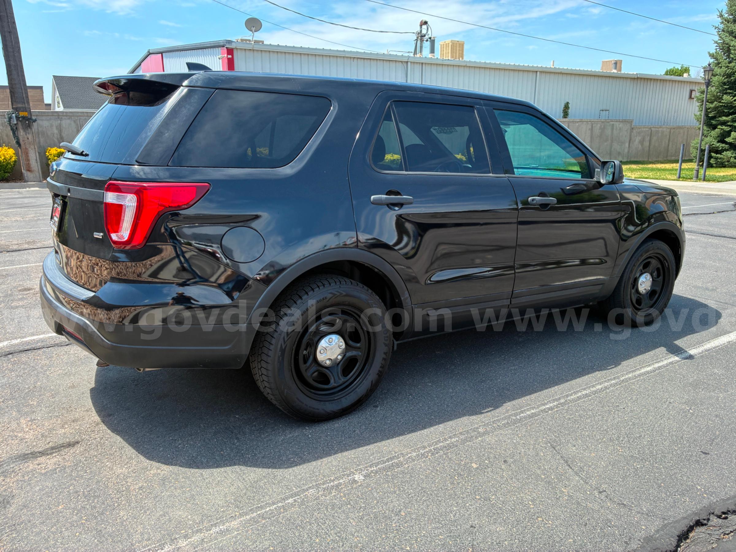 2018 FORD EXPLORER RUNS AND DRIVES - SHIPPING AVAILABLE Ford EXPLORER Government Surplus Auction - Photo #3