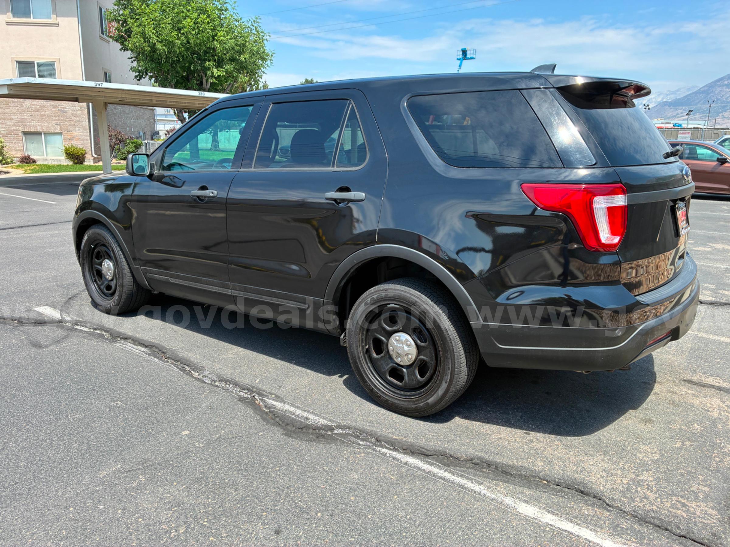 2018 FORD EXPLORER RUNS AND DRIVES - SHIPPING AVAILABLE Ford EXPLORER Government Surplus Auction - Photo #4