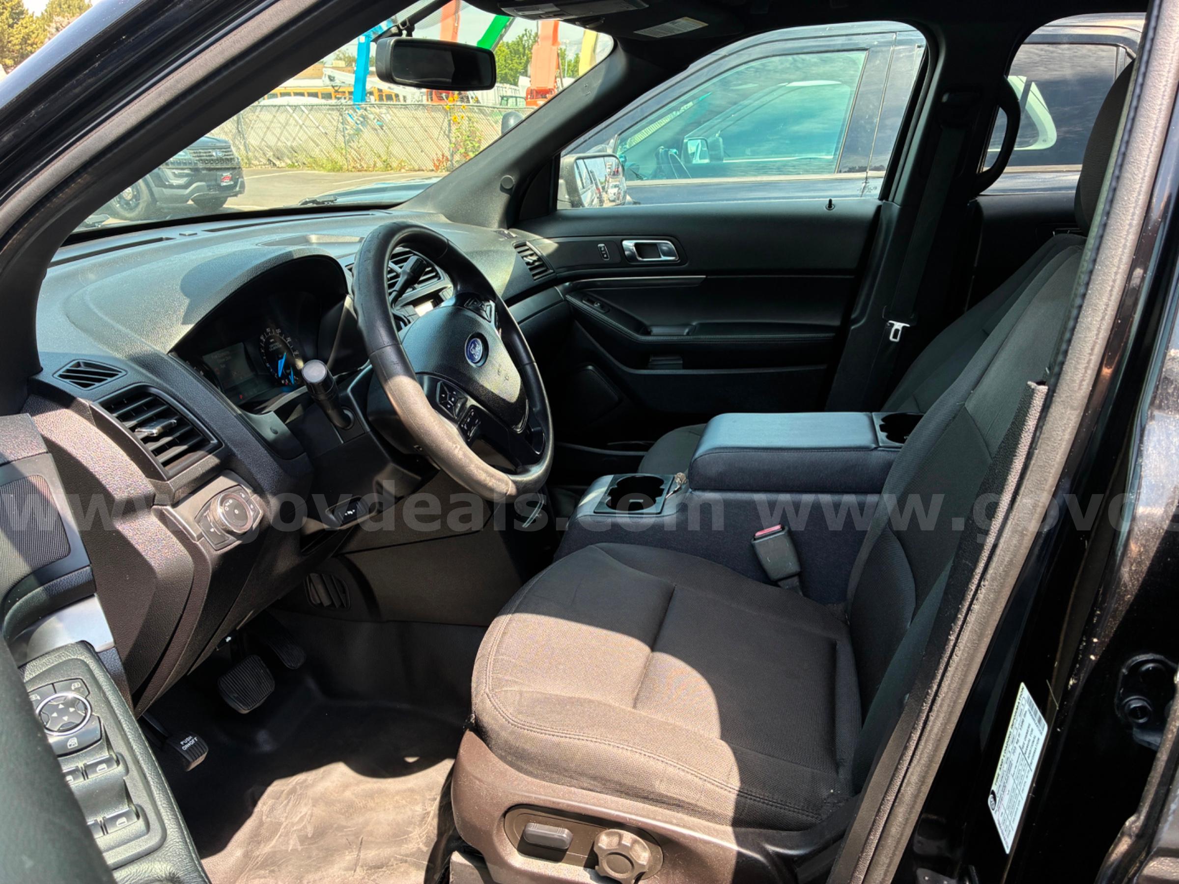 2018 FORD EXPLORER RUNS AND DRIVES - SHIPPING AVAILABLE Ford EXPLORER Government Surplus Auction - Photo #5