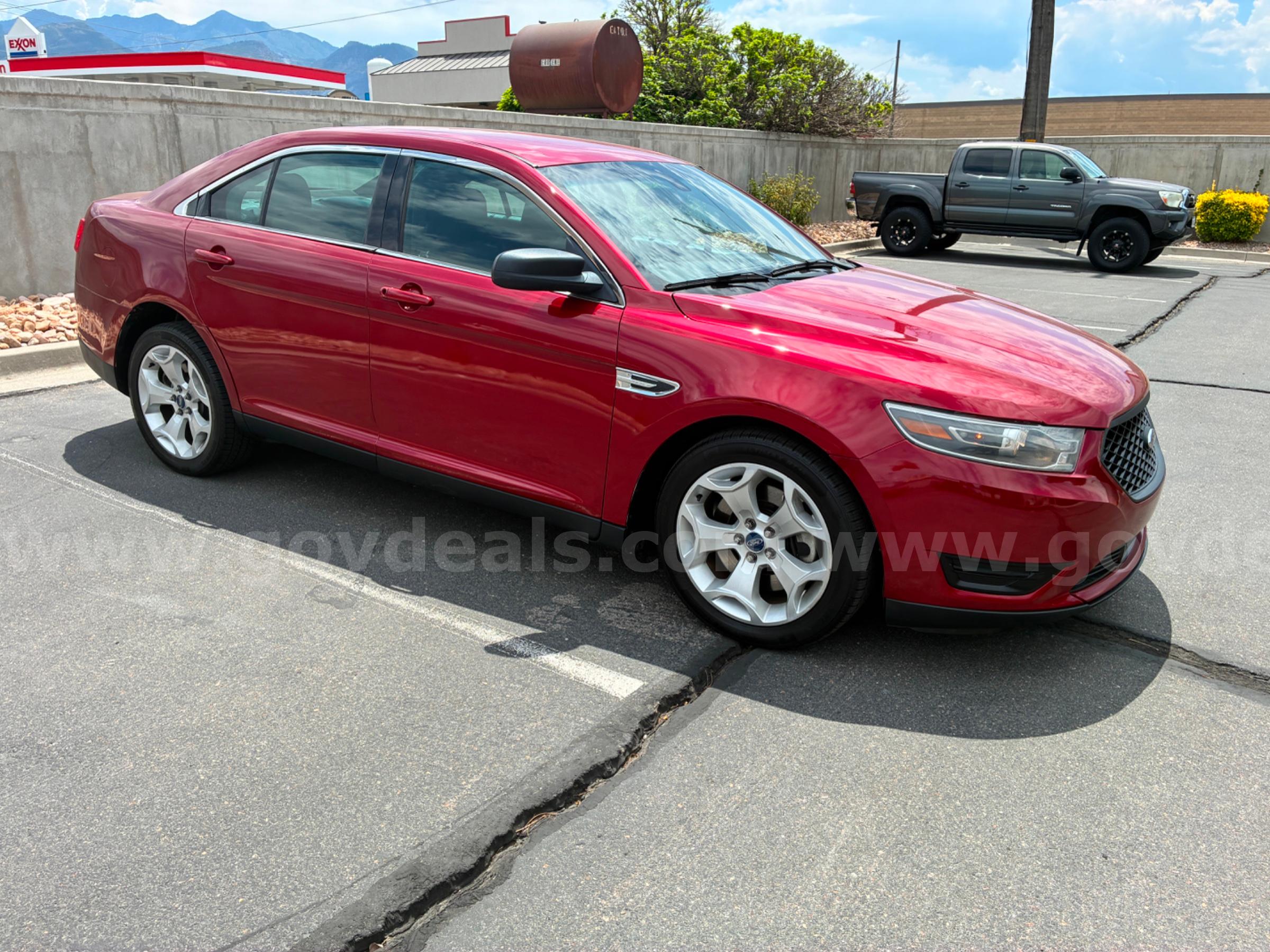 2016 FORD TAURUS RUNS AND DRIVES - SHIPPING AVAILABLE Ford TAURUS Government Surplus Auction - Photo #2
