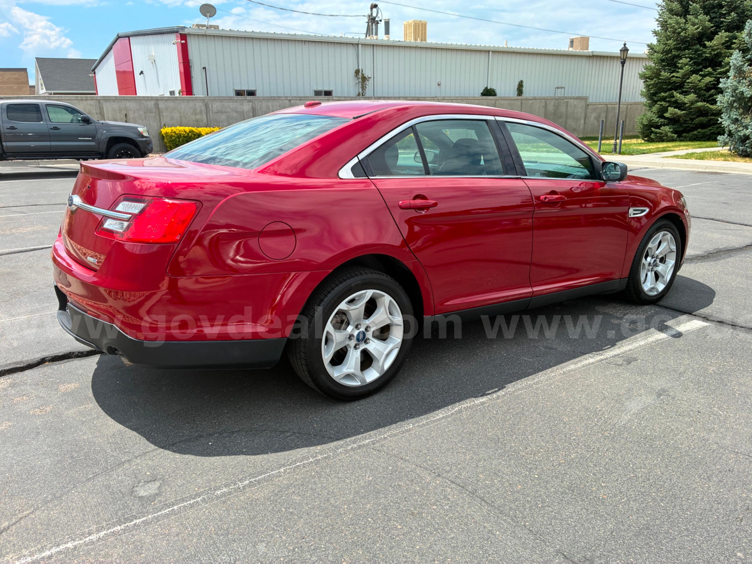2016 FORD TAURUS RUNS AND DRIVES - SHIPPING AVAILABLE Ford TAURUS Government Surplus Auction - Photo #3