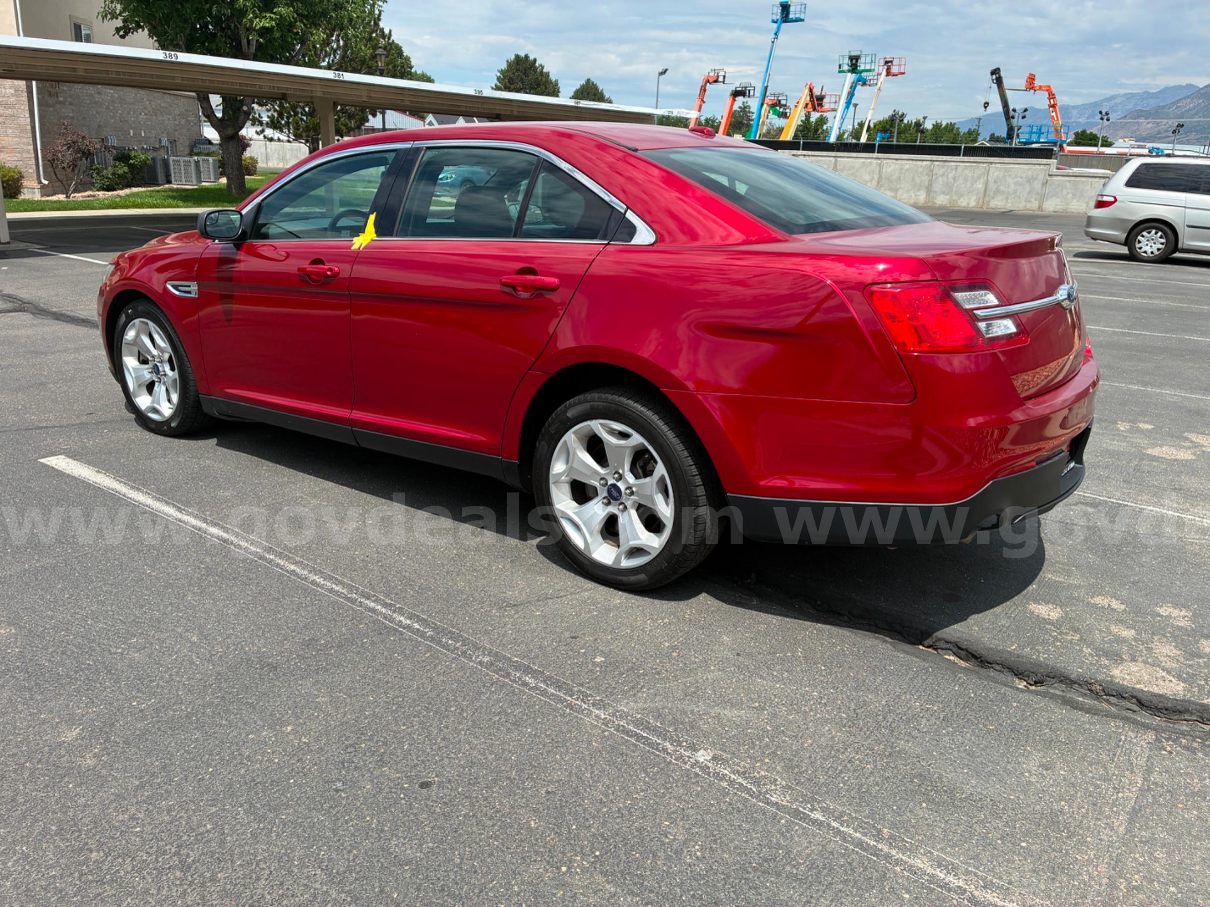 2016 FORD TAURUS RUNS AND DRIVES - SHIPPING AVAILABLE Ford TAURUS Government Surplus Auction - Photo #4