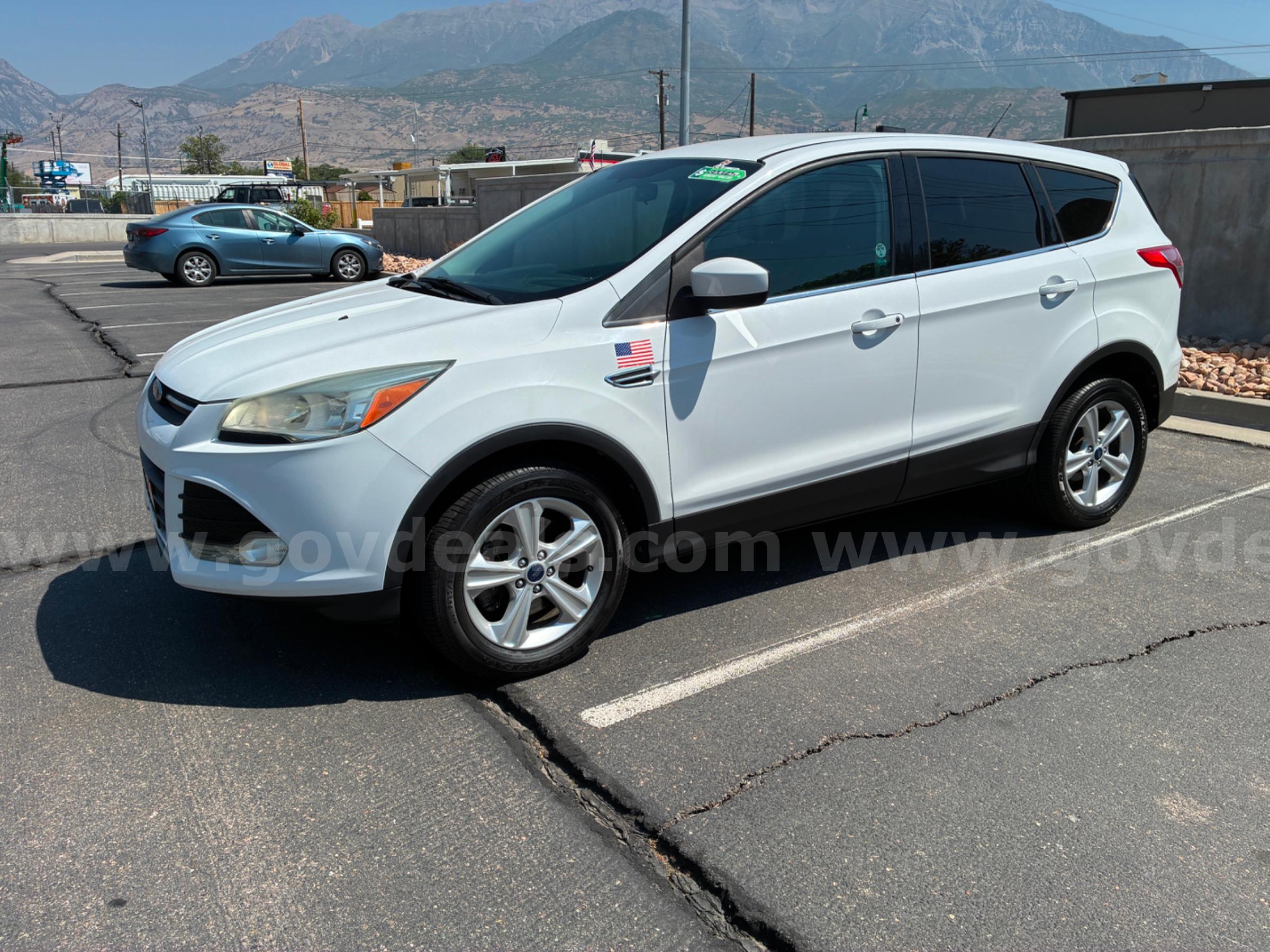 2013 FORD ESCAPE RUNS AND DRIVES - SHIPPING AVAILABLE