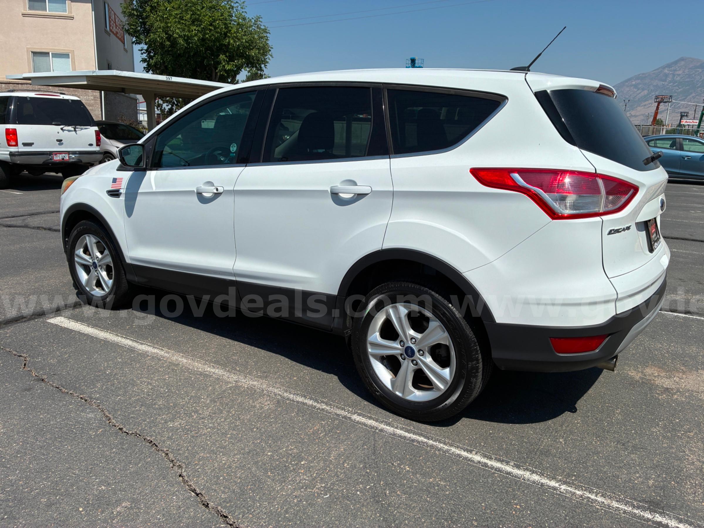 2013 FORD ESCAPE RUNS AND DRIVES - SHIPPING AVAILABLE Ford ESCAPE Government Surplus Auction - Photo #4