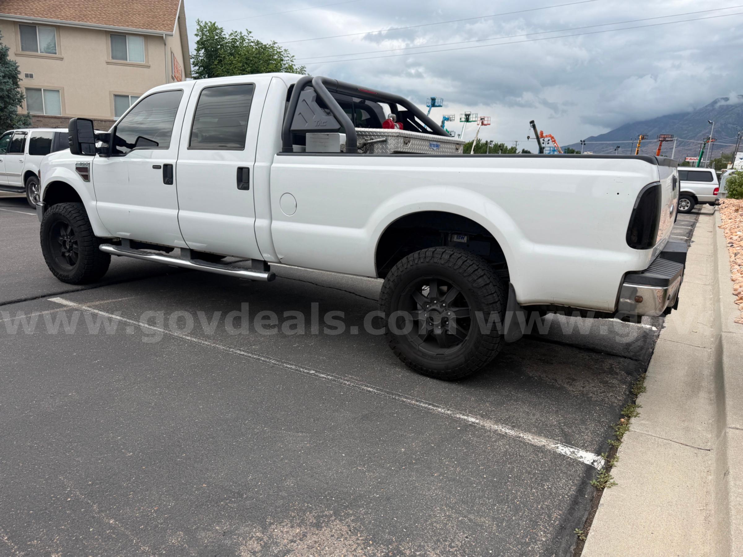 2009 FORD F-350 DIESEL 4WD RUNS AND DRIVES - SHIPPING AVAILABLE Ford F-350 Government Surplus Auction - Photo #3