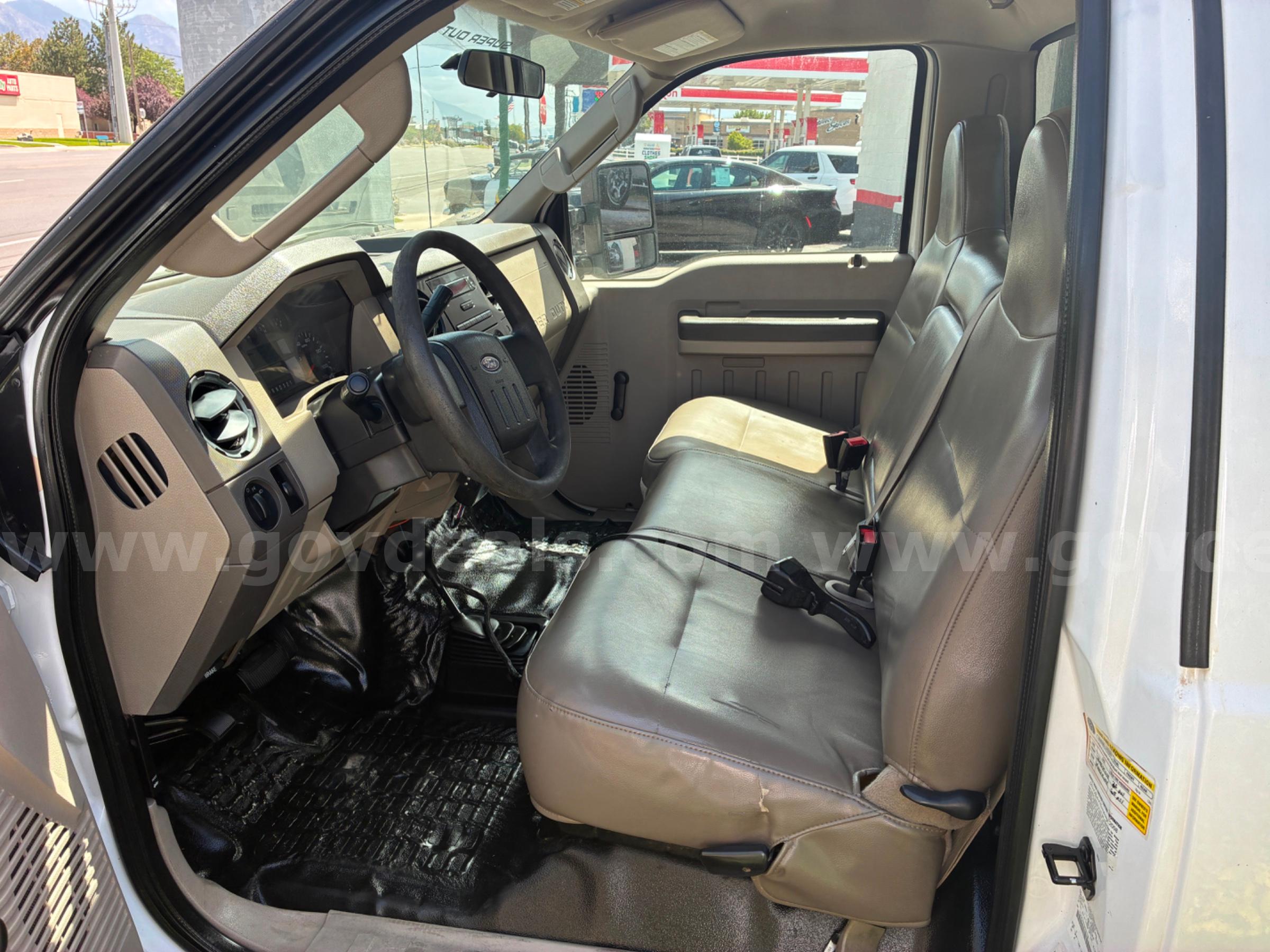 2008 FORD F-350 SD DUMP BED/SNOW PLOW RUNS AND DRIVES - SHIPPING AVAILABLE Ford F-350 Government Surplus Auction - Photo #6